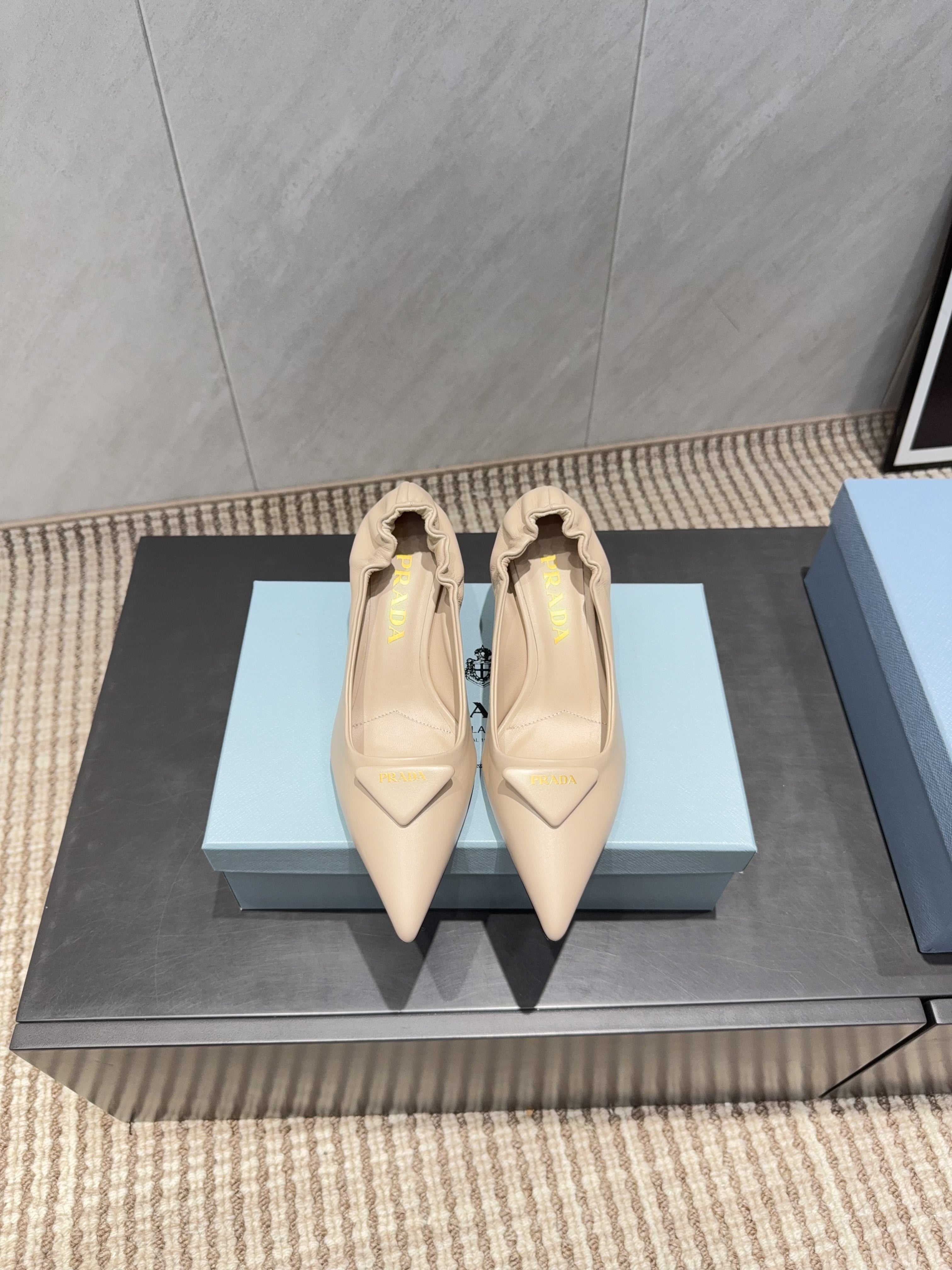 PRADA 26S POINTED TOE PUMPS 55MM IN NUDE SHEEPSKIN WITH LOGO