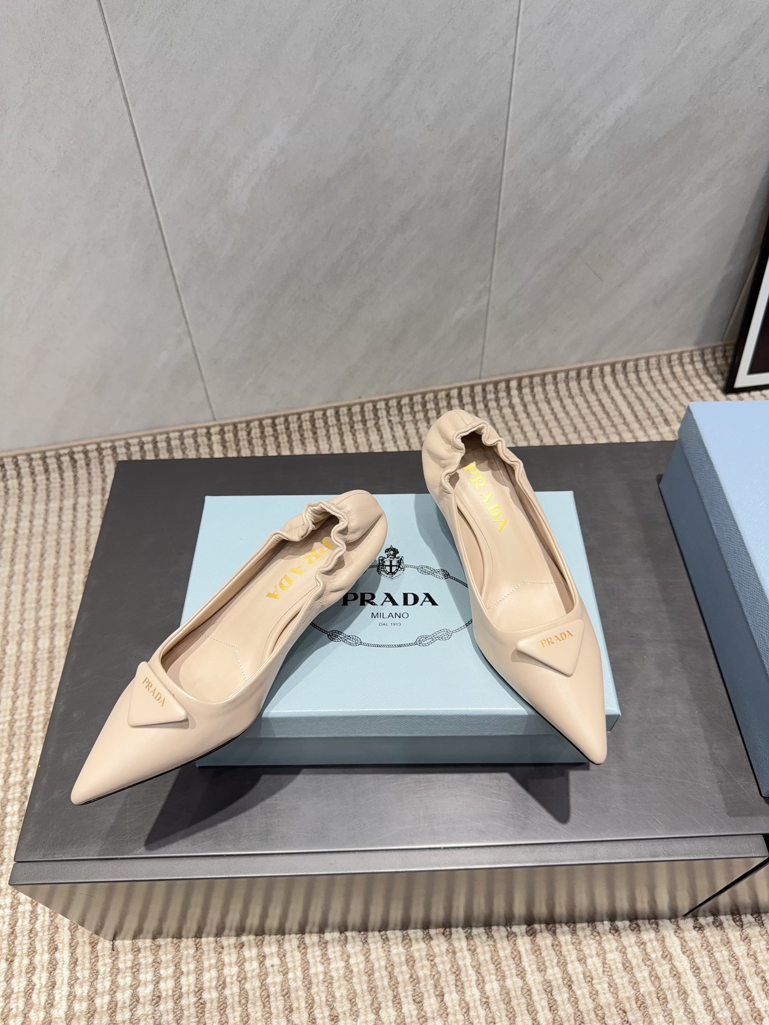 PRADA 26S POINTED TOE PUMPS 55MM IN NUDE SHEEPSKIN WITH LOGO