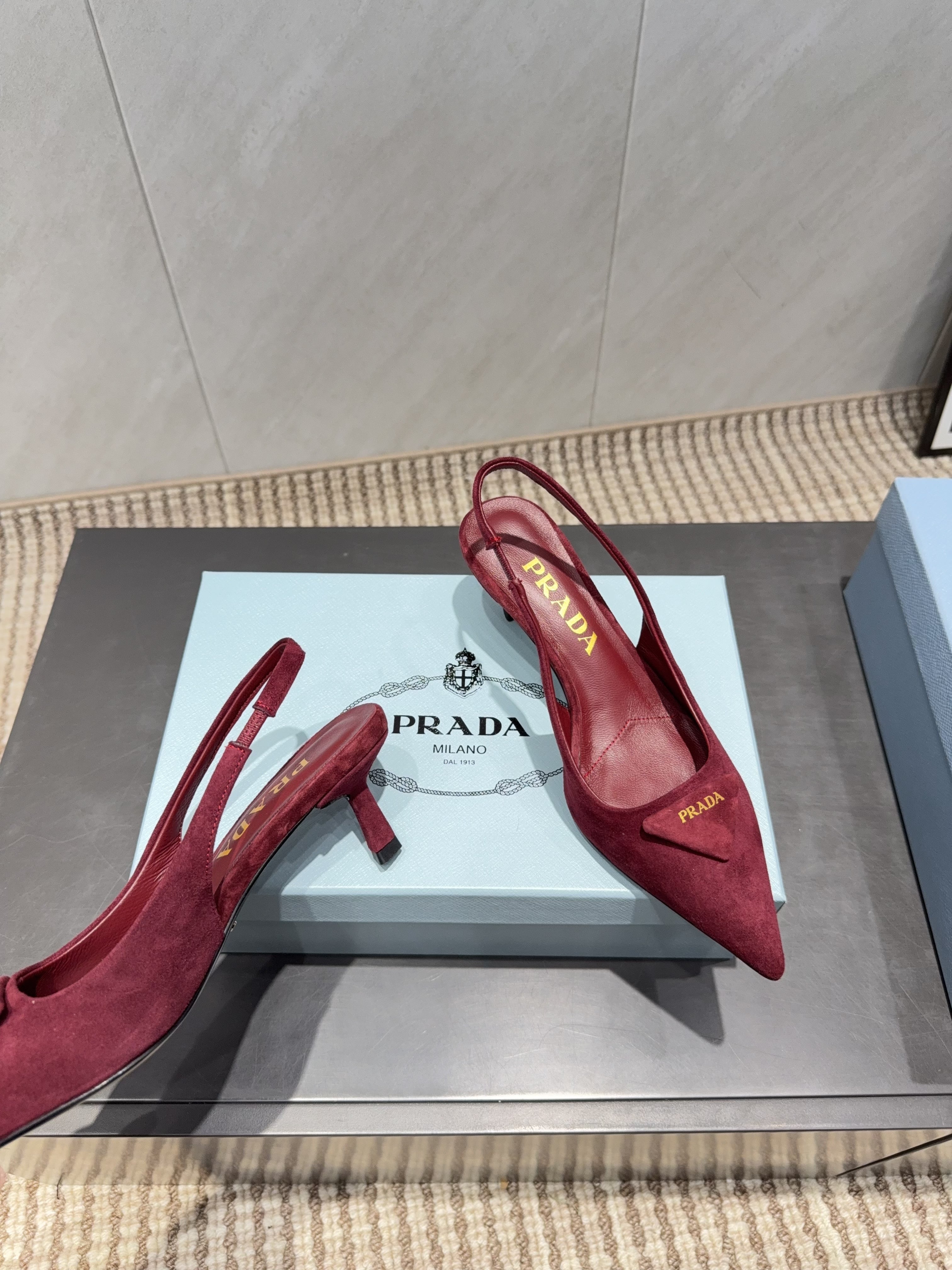 PRADA 26S POINTED TOE SLINGBACK HIGH HEELS 55MM IN DARK RED SUEDE WITH LOGO