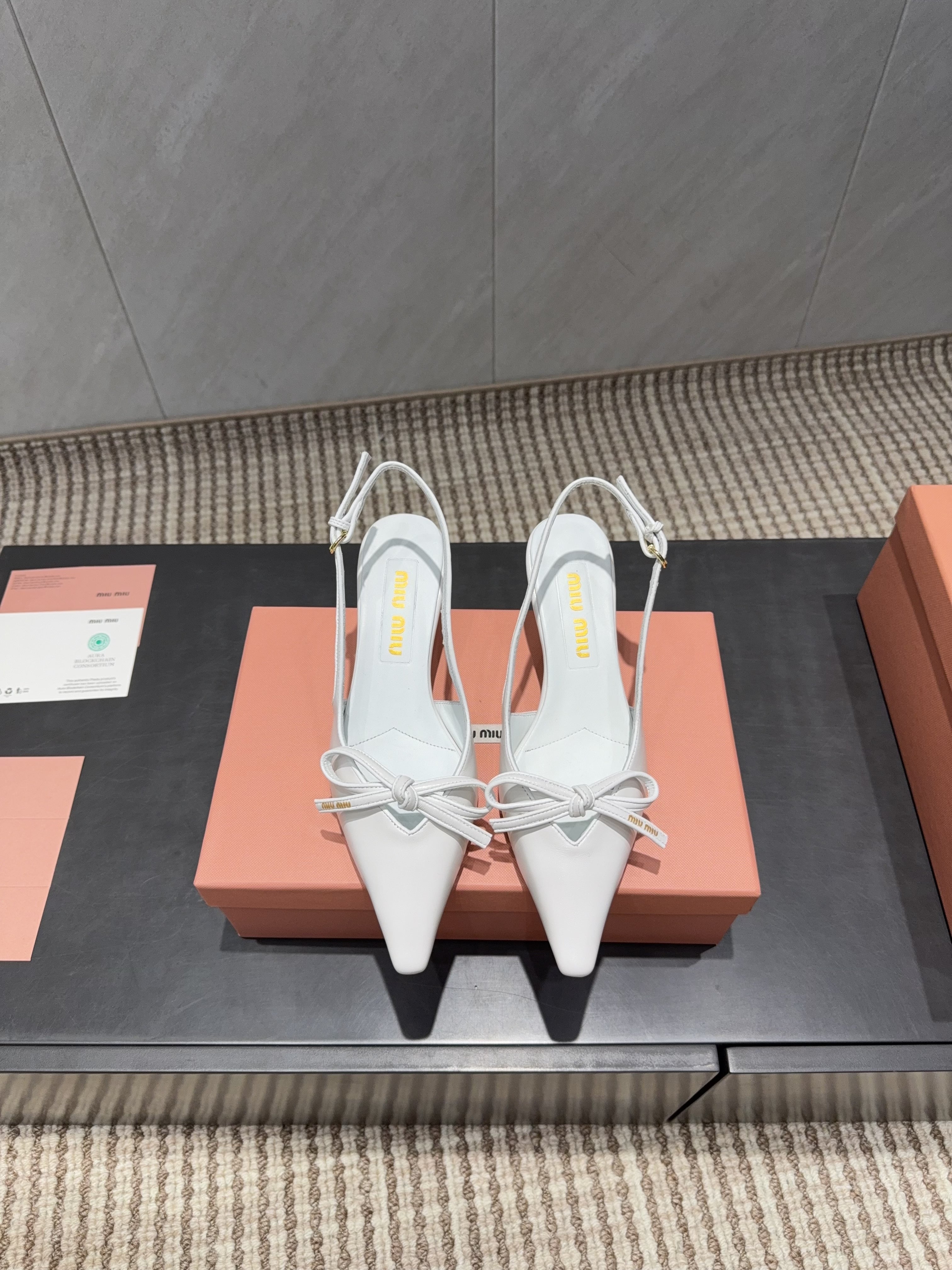 MIUMIU 26S SLINGBACK 55MM IN WHITE CALFSKIN WITH BOW