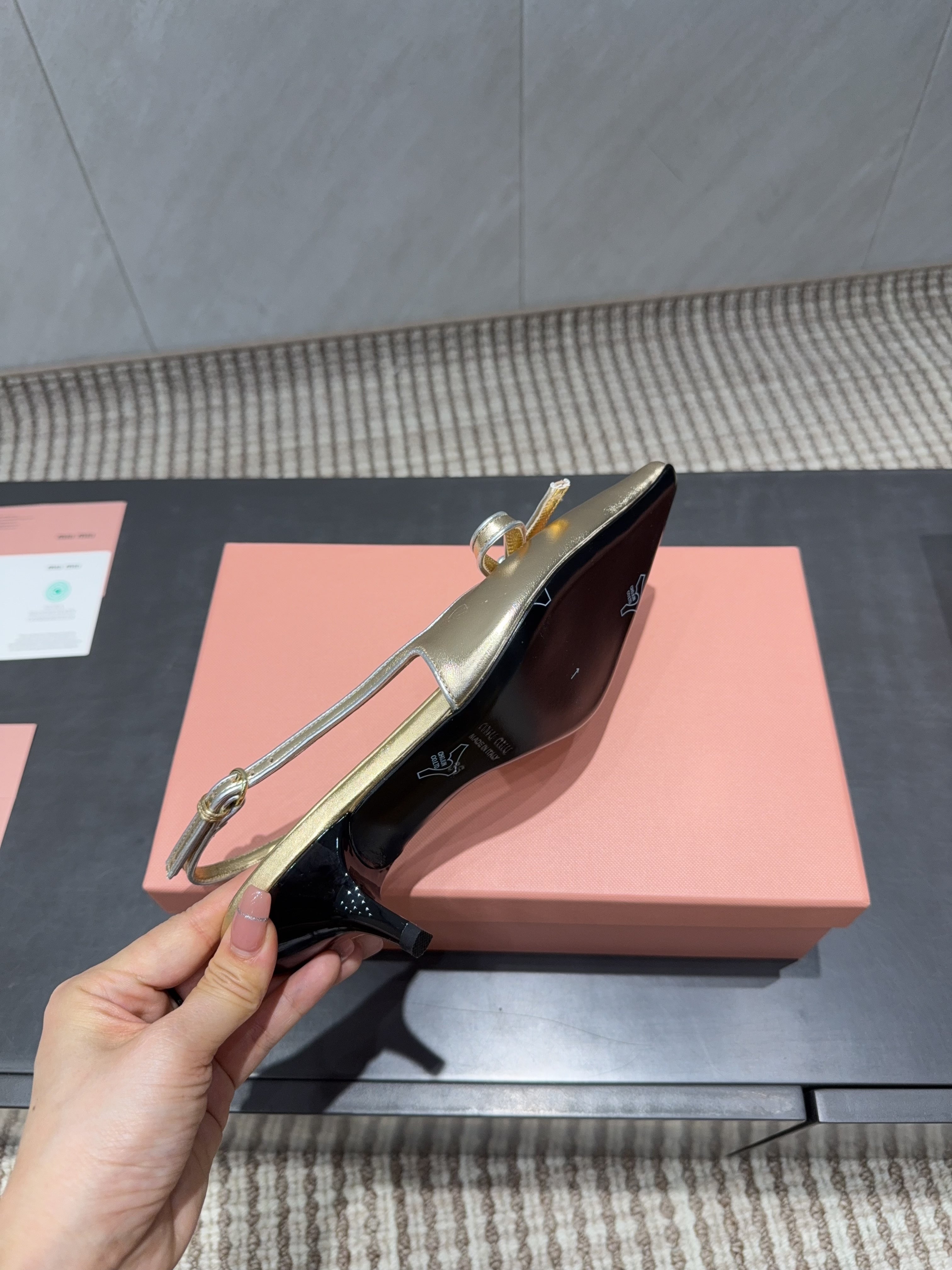 MIUMIU 26S SLINGBACK 55MM IN GOLD CALFSKIN WITH BOW