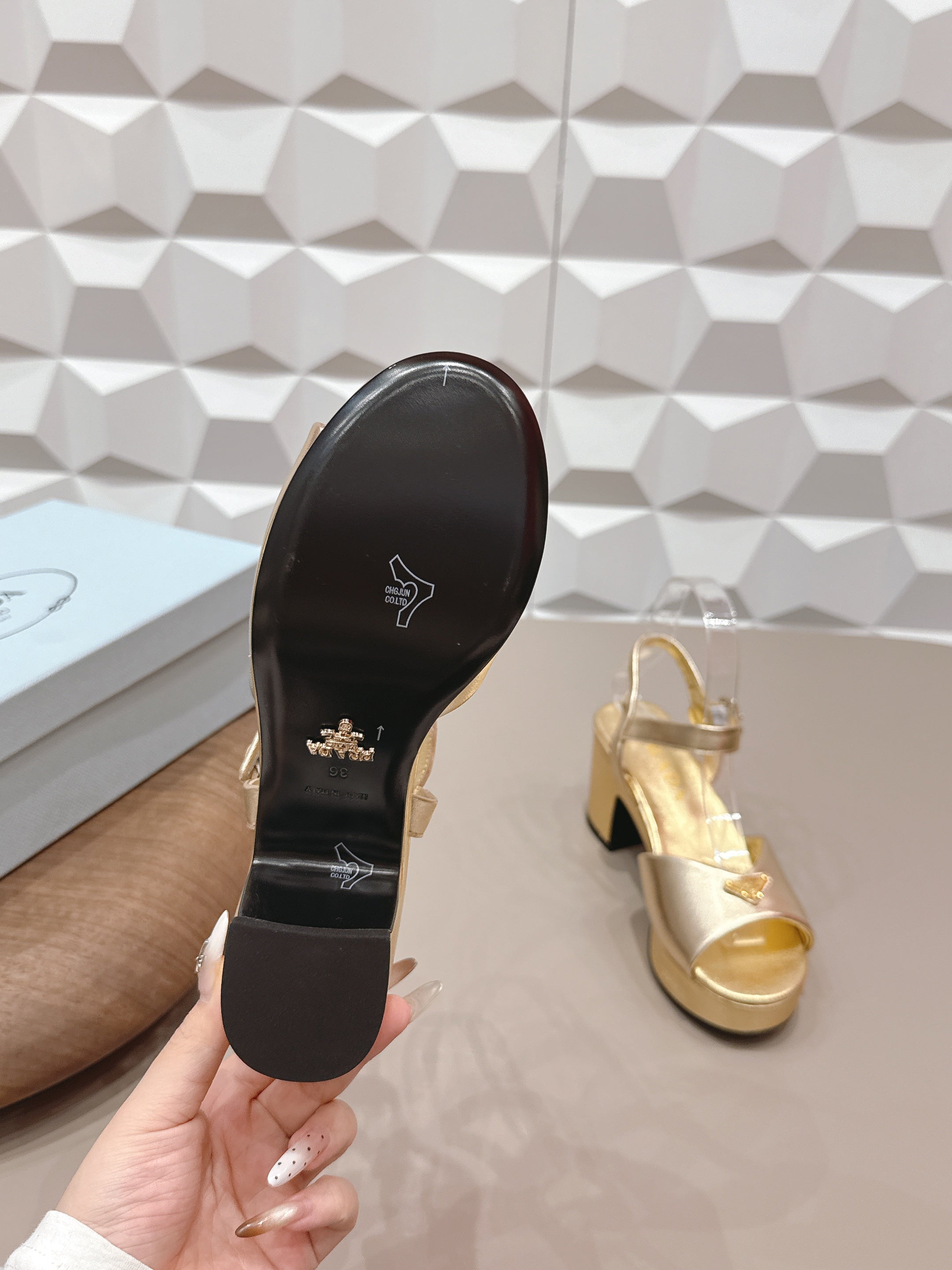 PRADA 26S HEELED SANDALS 75MM IN GOLD CALFSKIN WITH LOGO
