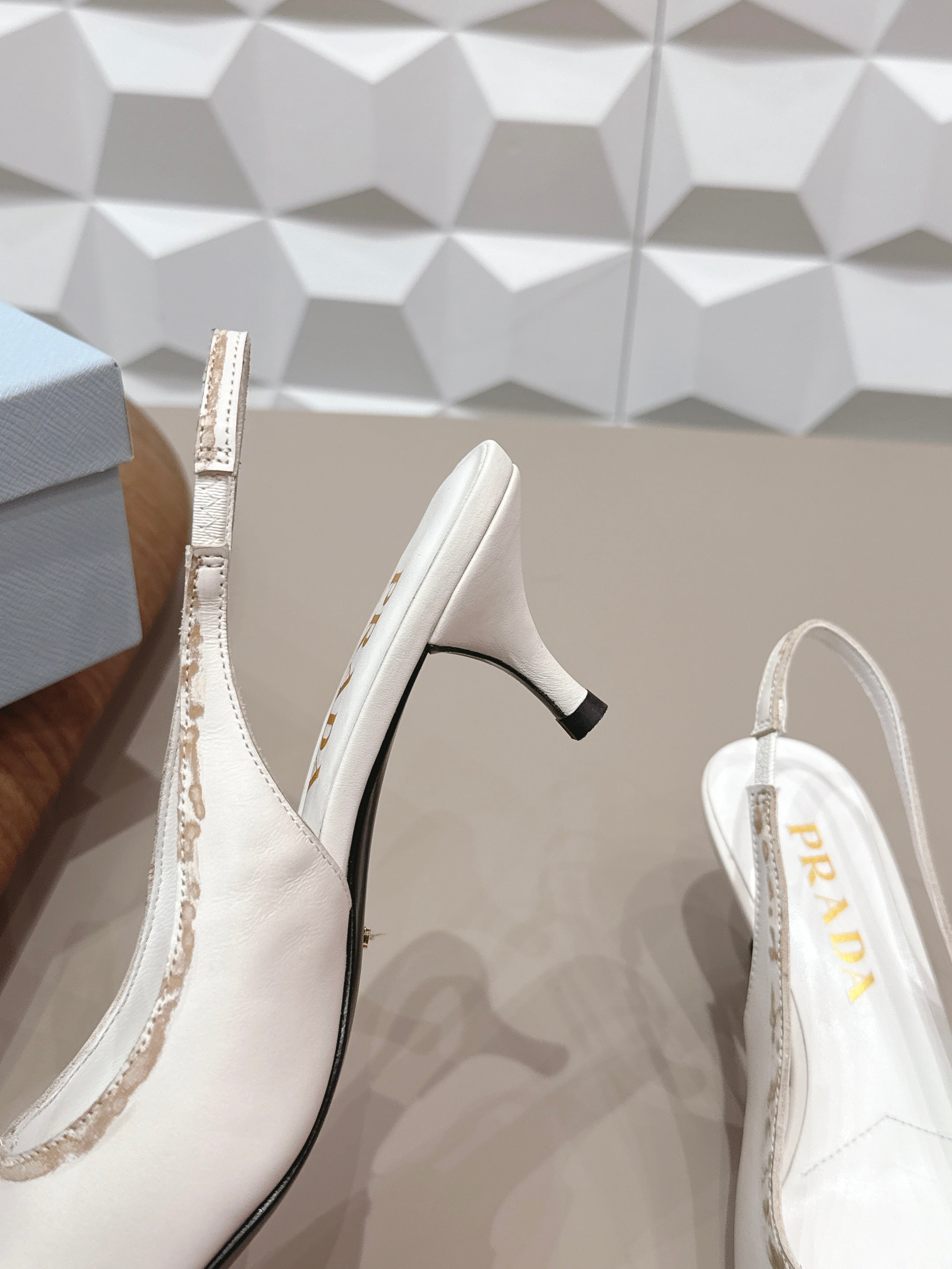 PRADA 26S POINTED TOE SLINGBACK HIGH HEELS 55MM IN CREAM WHITE CALFSKIN
