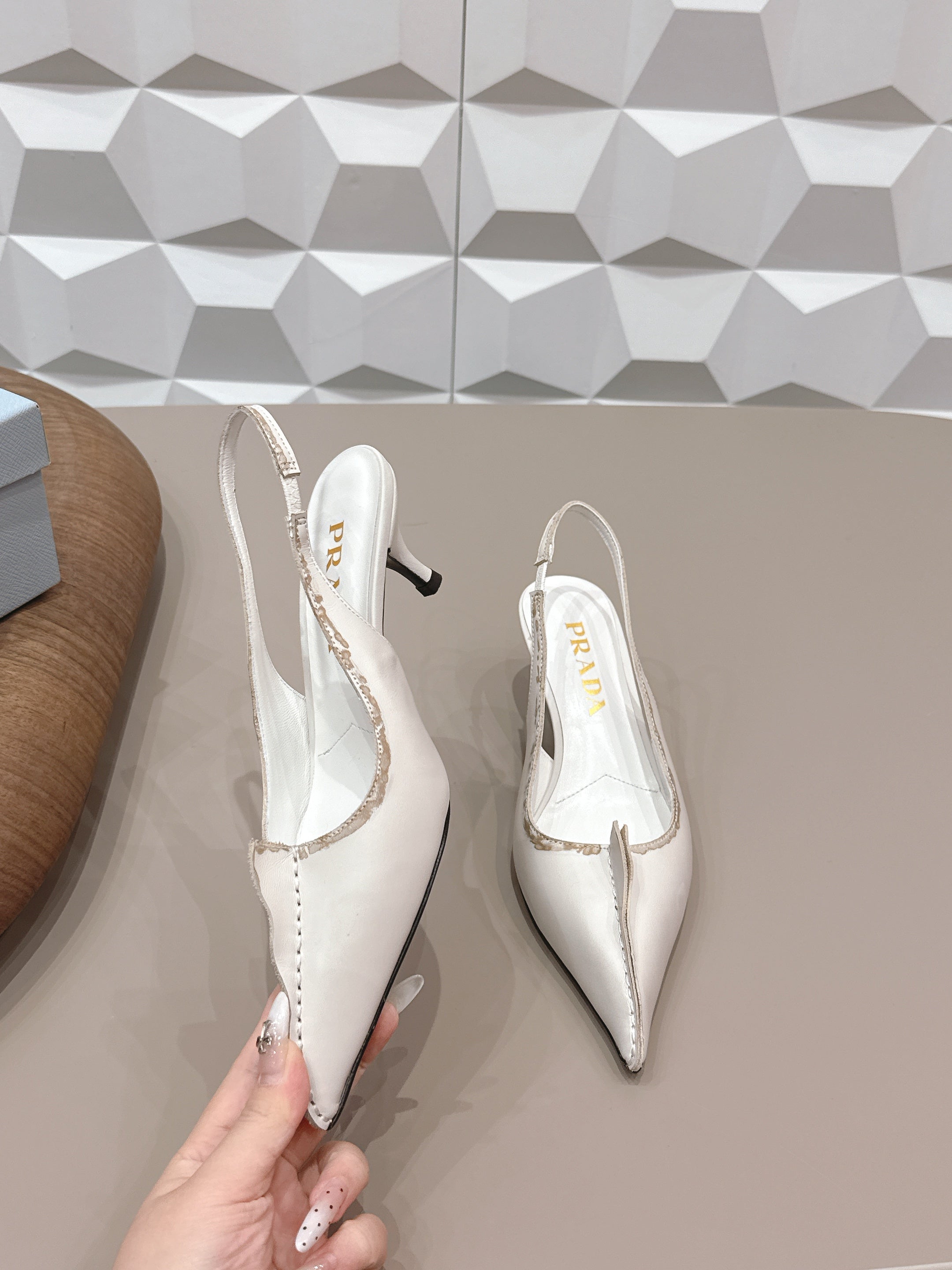 PRADA 26S POINTED TOE SLINGBACK HIGH HEELS 55MM IN CREAM WHITE CALFSKIN