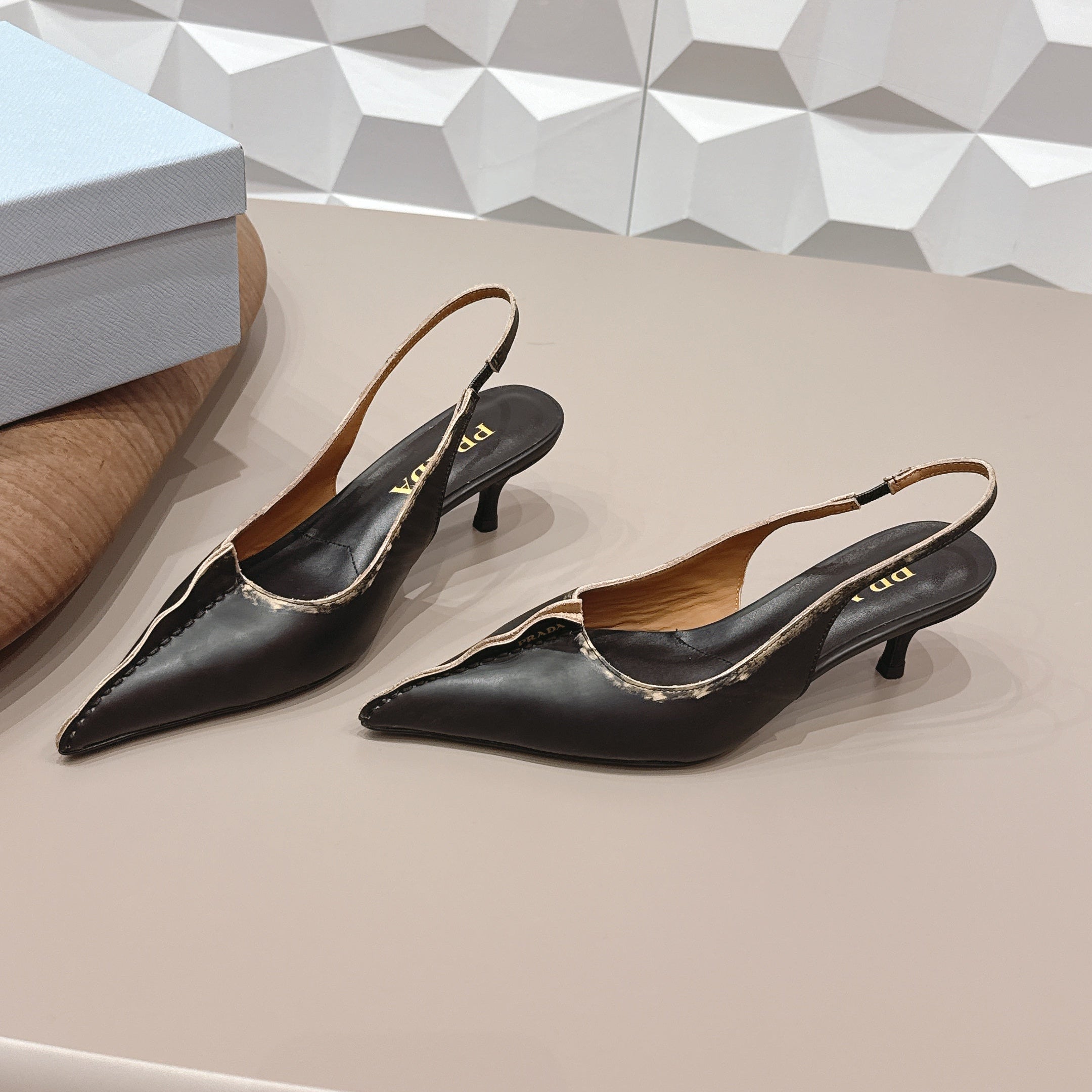 PRADA 26S POINTED TOE SLINGBACK HIGH HEELS 55MM IN BLACK CALFSKIN