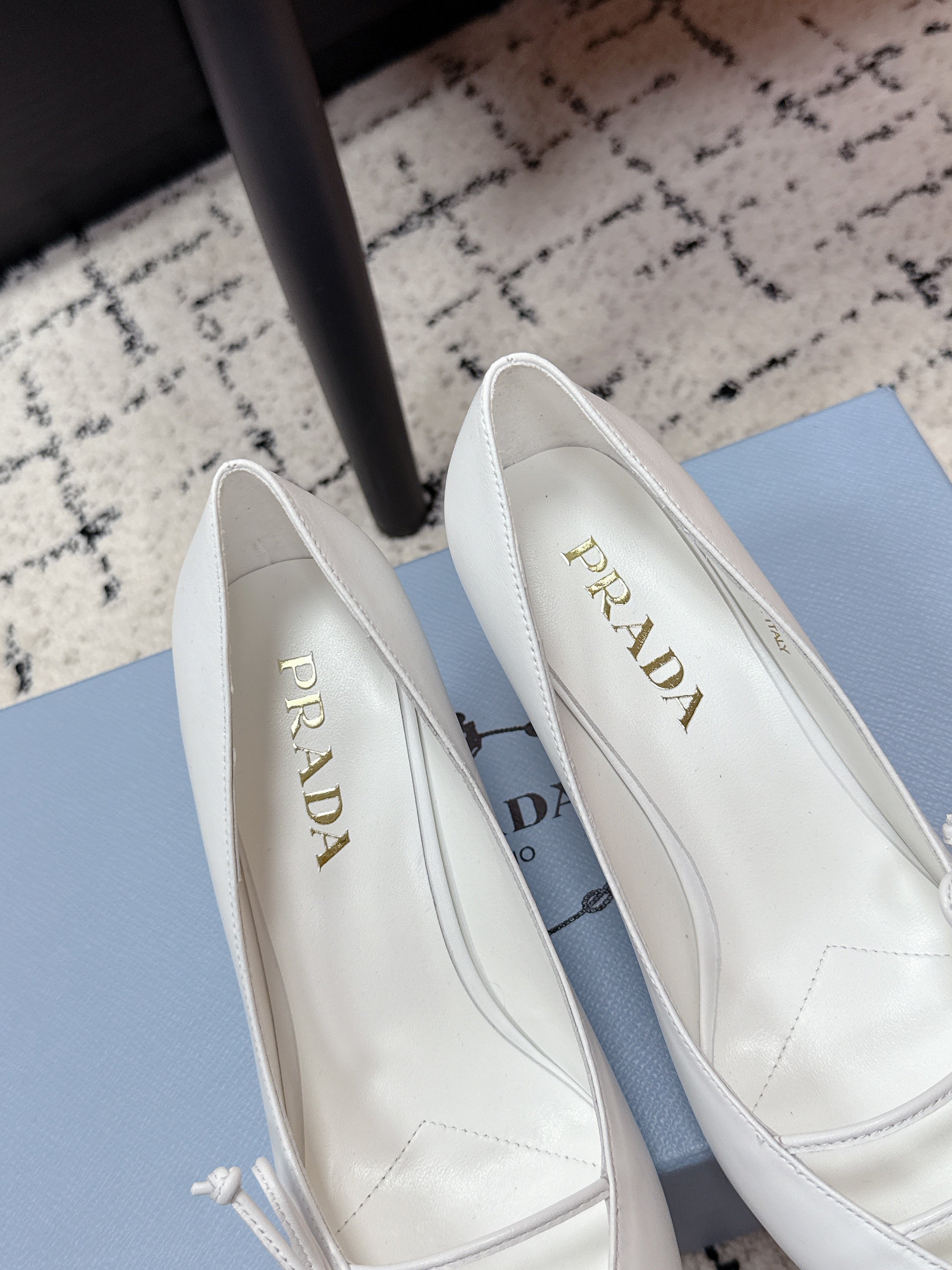 PRADA 26S POINTED-TOE HIGH HEELS 75MM IN WHITE CALFSKIN