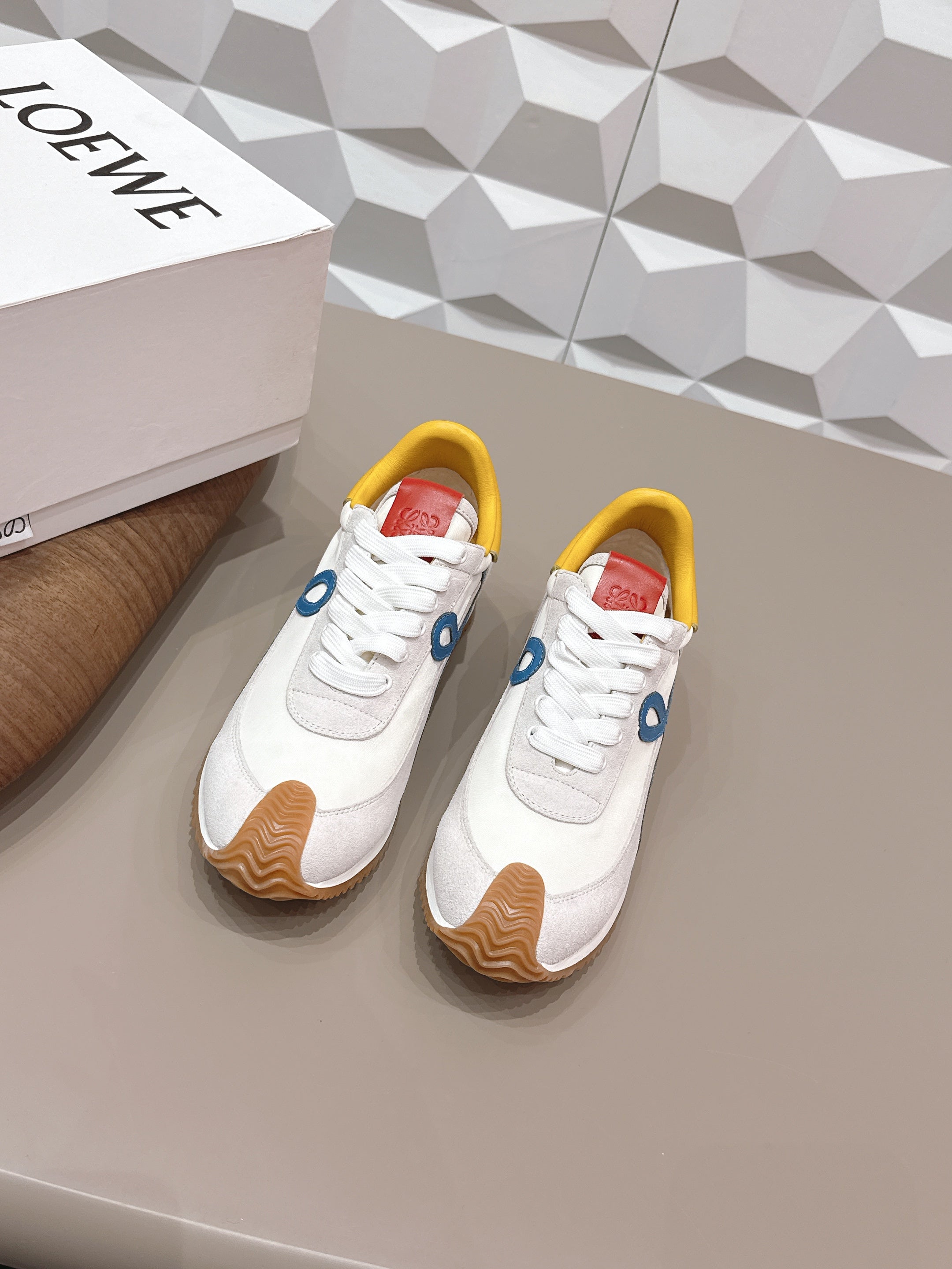 LOEWE 26S FLOW RUNNER SNEAKER IN LIGHT GRAY SUEDE YELLOW AND BLUE CALFSKIN