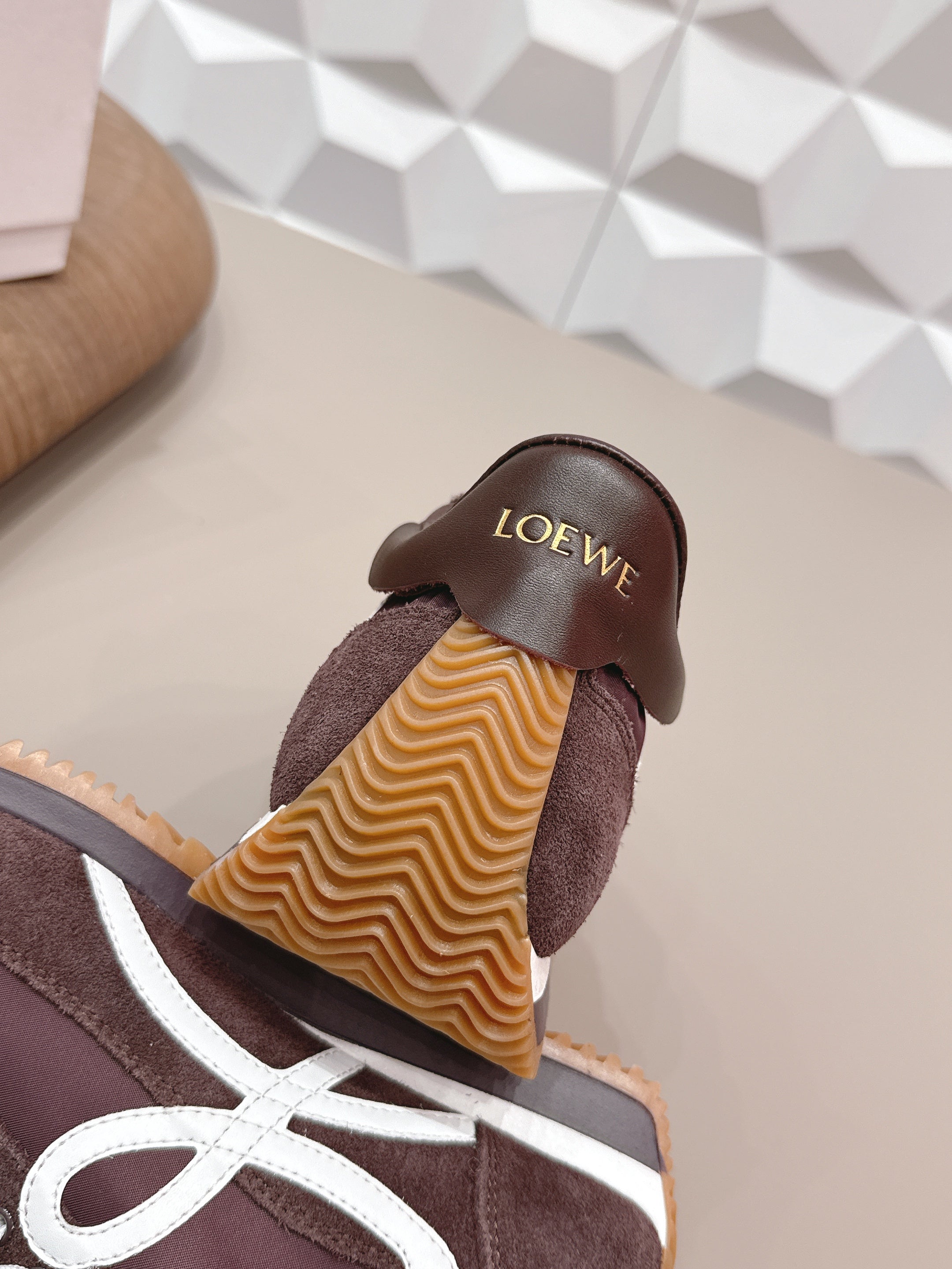 LOEWE 26S FLOW RUNNER SNEAKER IN DARK BROWN AND WHITE SUEDE AND CALFSKIN