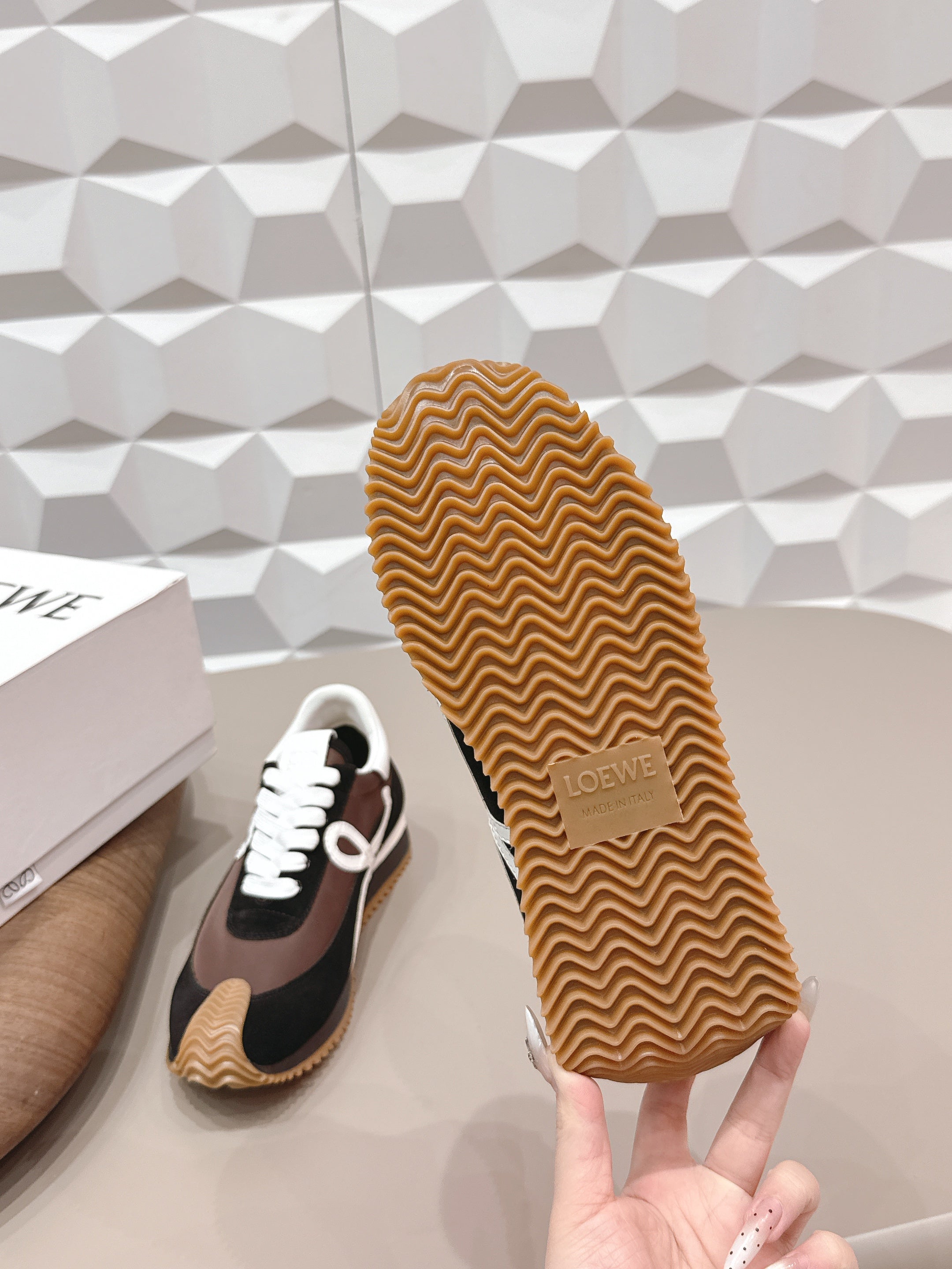 LOEWE 26S FLOW RUNNER SNEAKER IN BLACK AND DARK BROWN SUEDE AND WHITE CALFSKIN