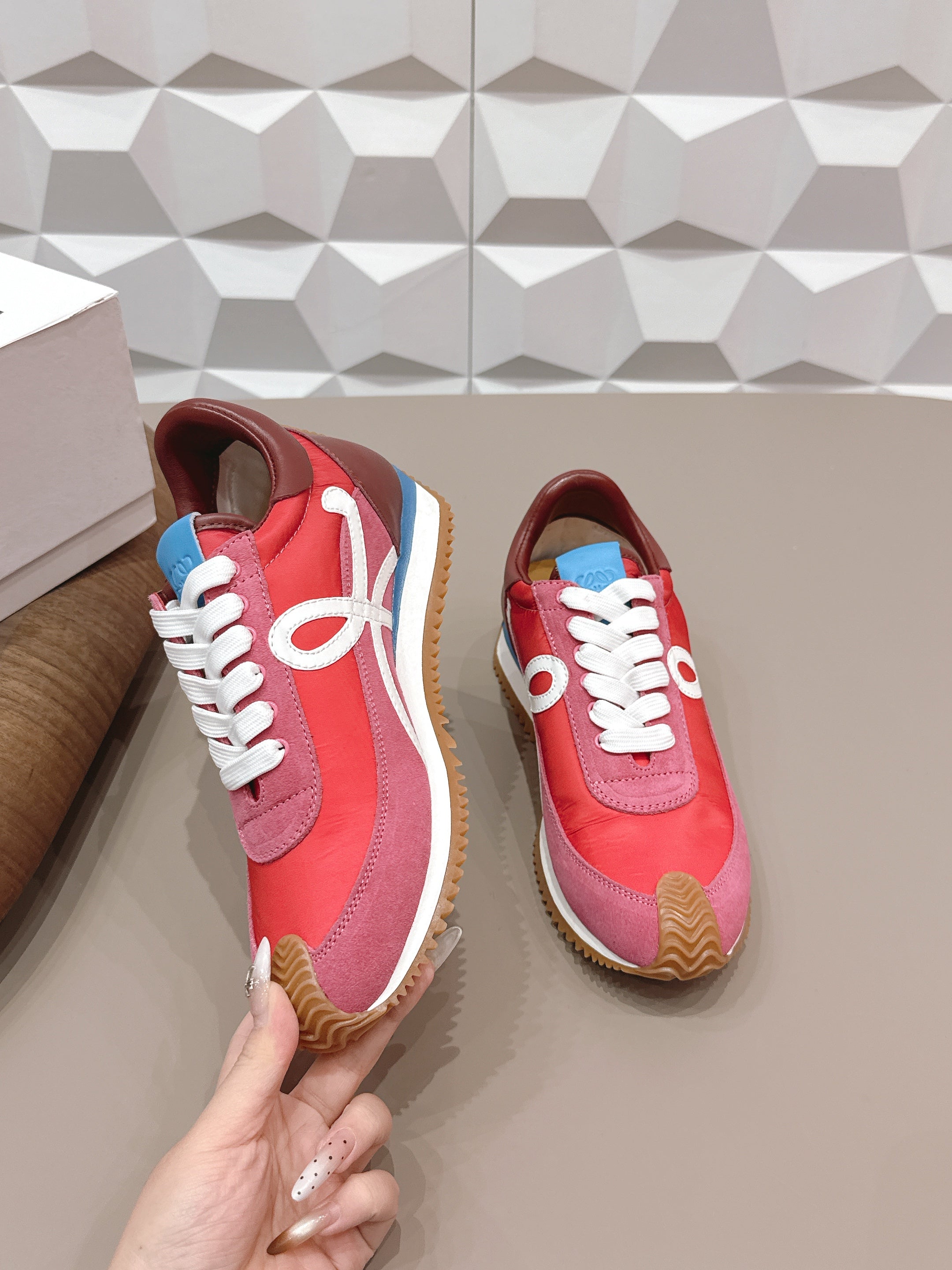 LOEWE 26S FLOW RUNNER SNEAKER IN DUSTY ROSE SUEDE AND DARK RED CALFSKIN
