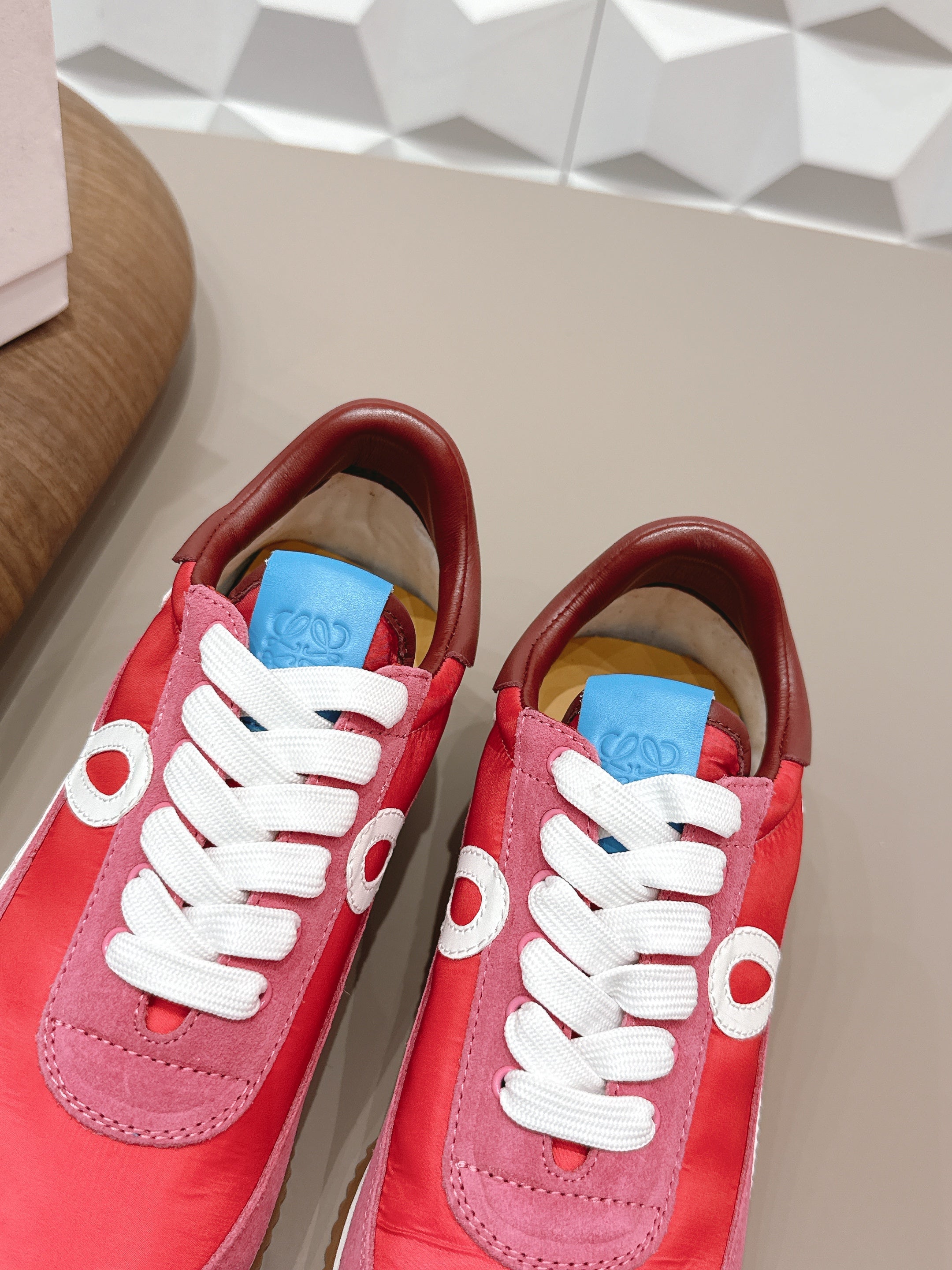 LOEWE 26S FLOW RUNNER SNEAKER IN DUSTY ROSE SUEDE AND DARK RED CALFSKIN
