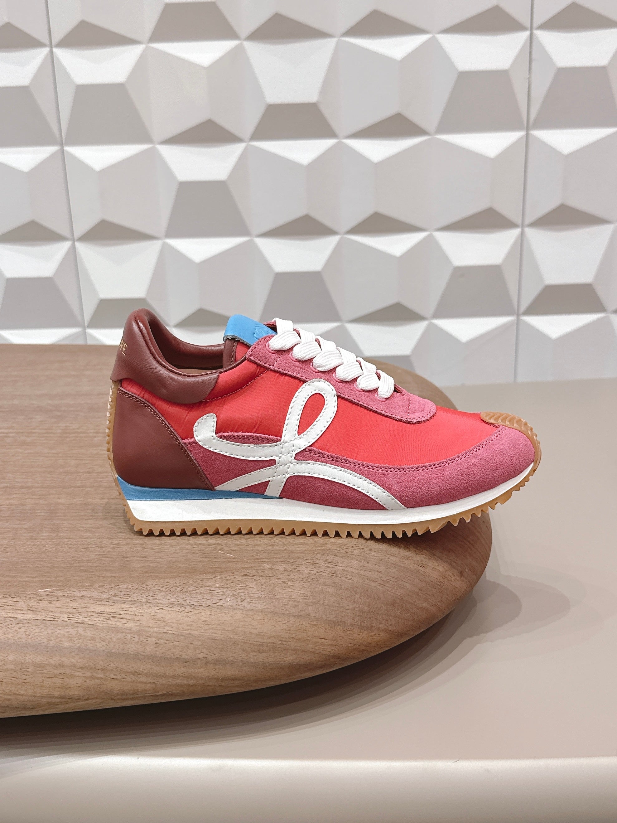 LOEWE 26S FLOW RUNNER SNEAKER IN DUSTY ROSE SUEDE AND DARK RED CALFSKIN