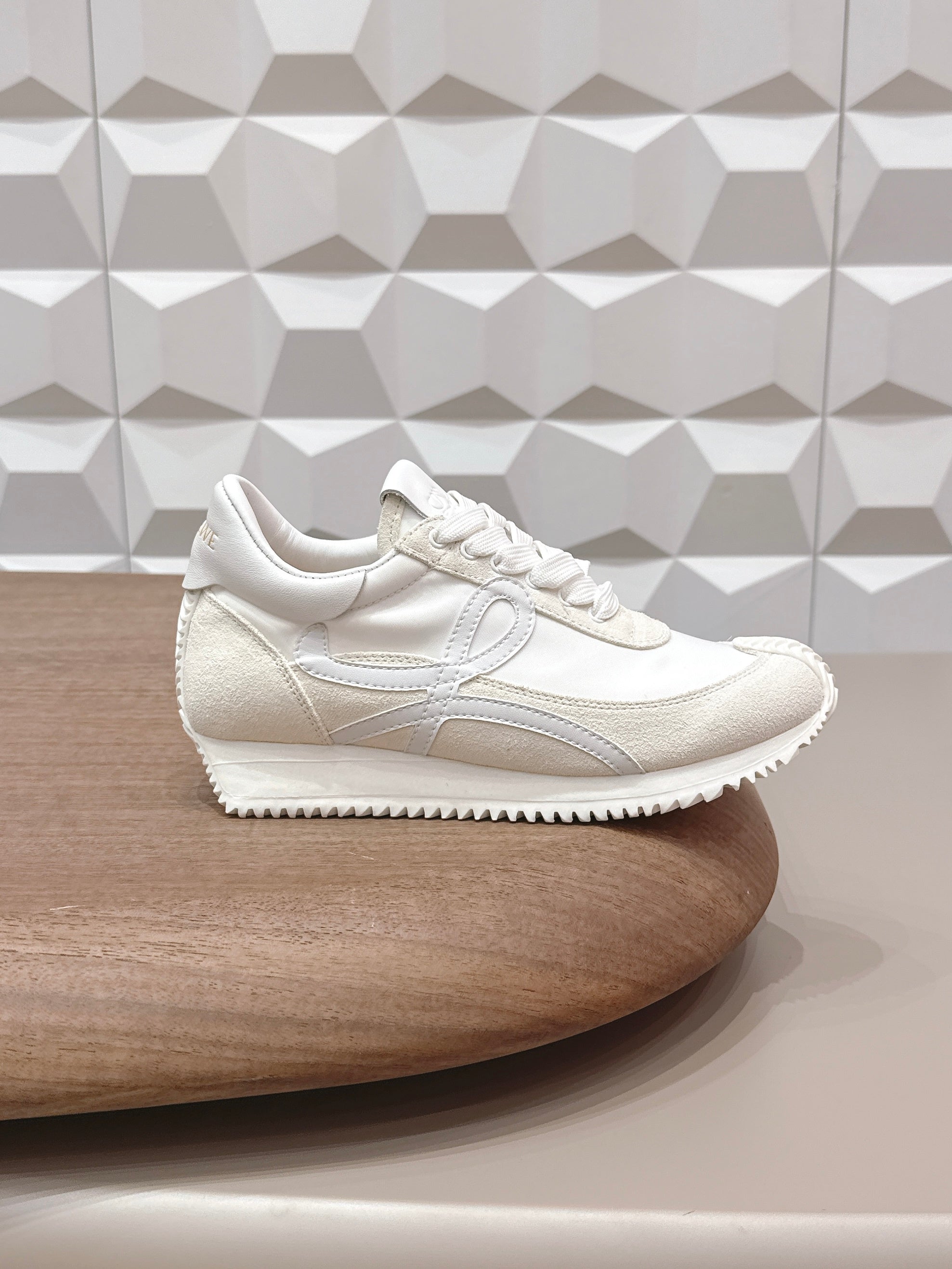 LOEWE 26S FLOW RUNNER SNEAKER IN WHITE SUEDE AND WHITE CALFSKIN