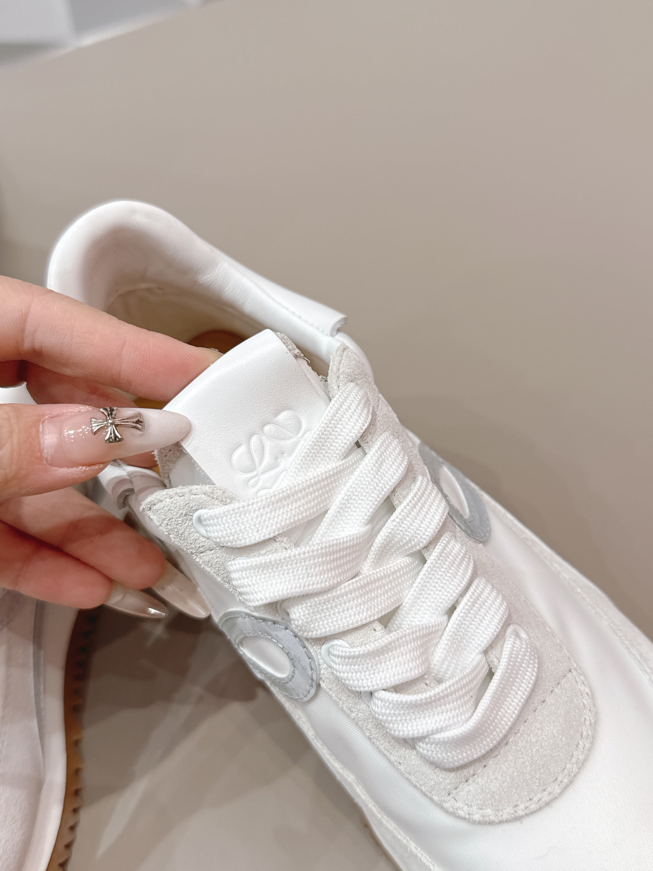LOEWE 26S FLOW RUNNER SNEAKER IN LIGHT GRAY SUEDE AND WHITE CALFSKIN