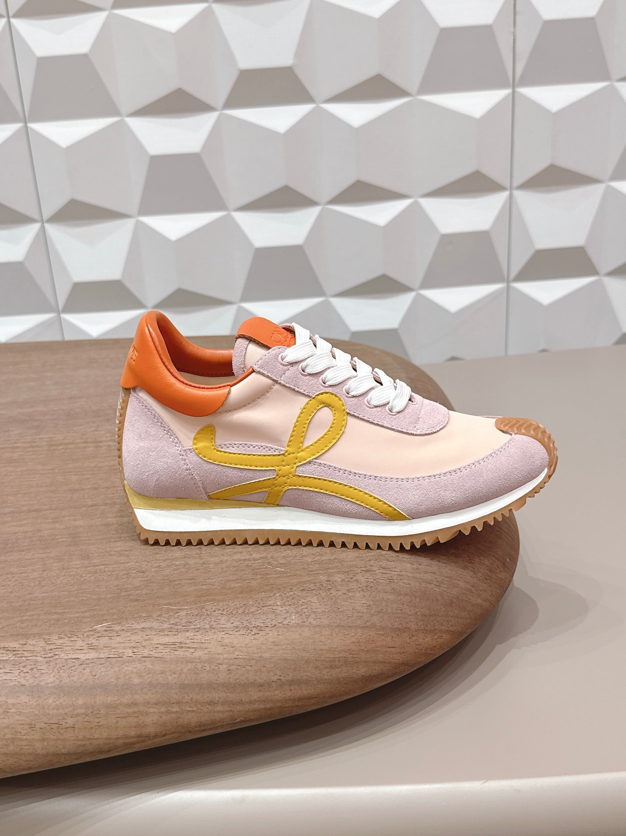 LOEWE 26S FLOW RUNNER SNEAKER IN LIGHT PINK SUEDE AND ORANGE CALFSKIN
