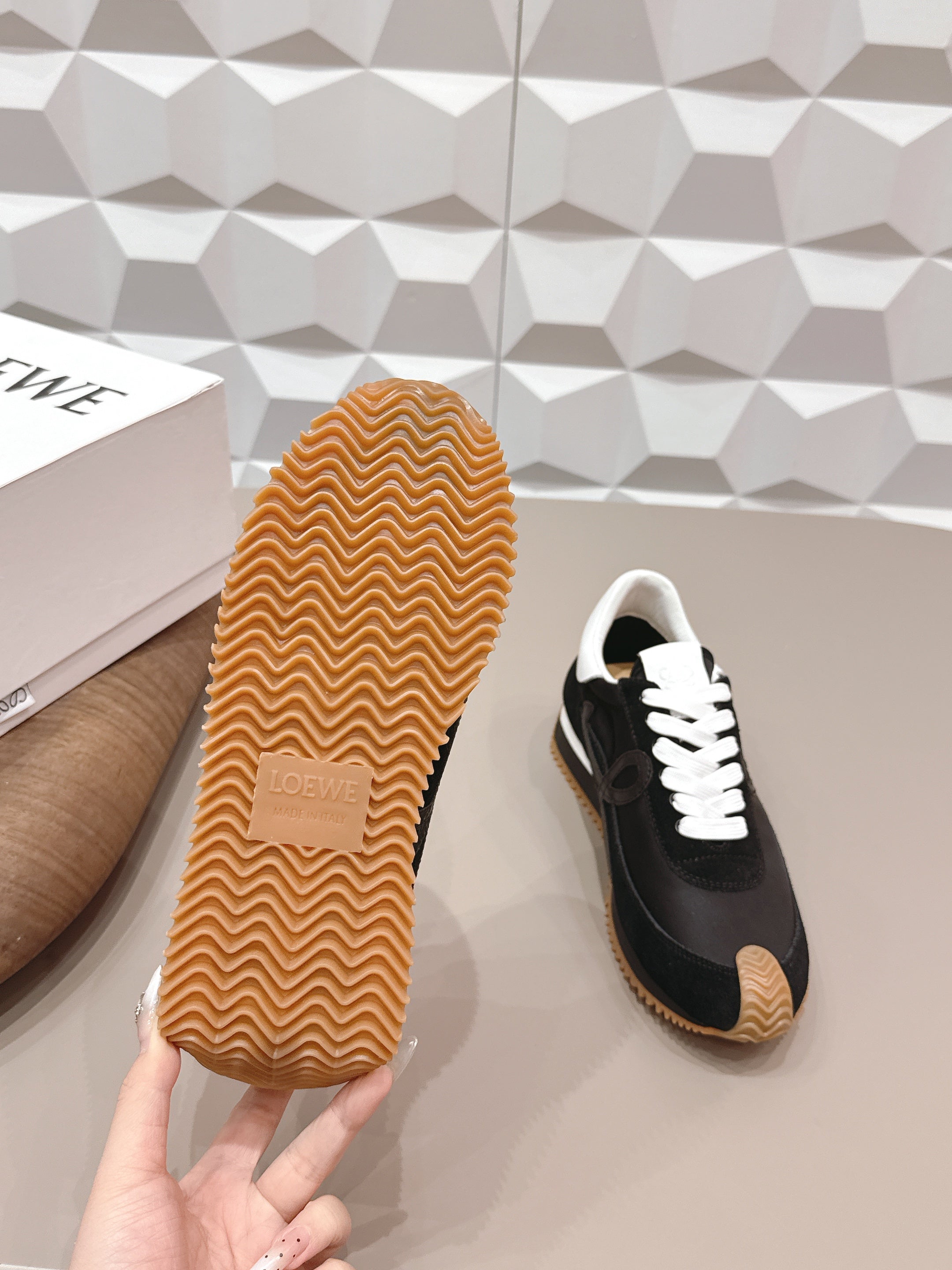 LOEWE 26S FLOW RUNNER SNEAKER IN BLACK SUEDE AND WHITE CALFSKIN