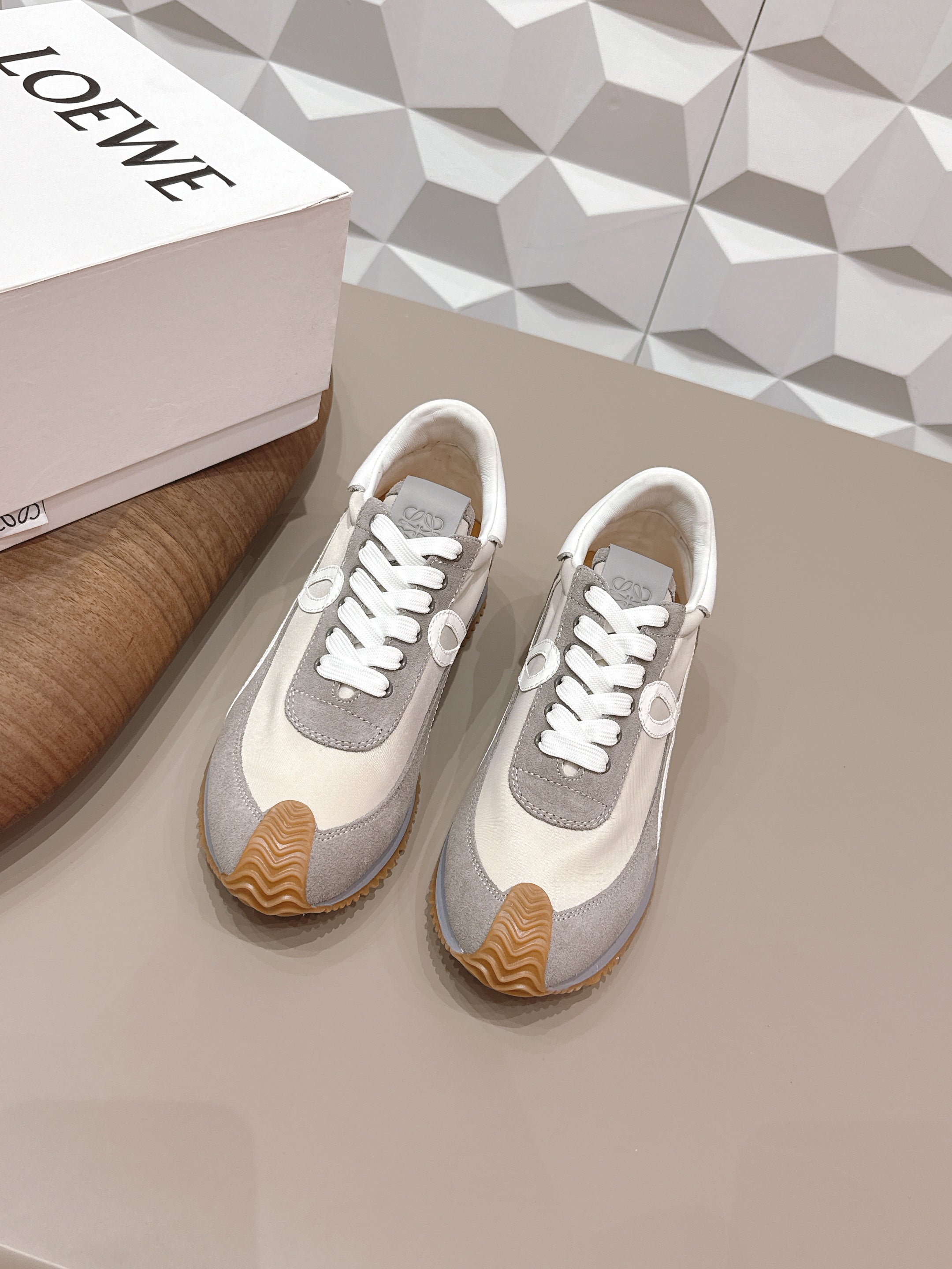 LOEWE 26S FLOW RUNNER SNEAKER IN DARK GRAY SUEDE AND WHITE CALFSKIN