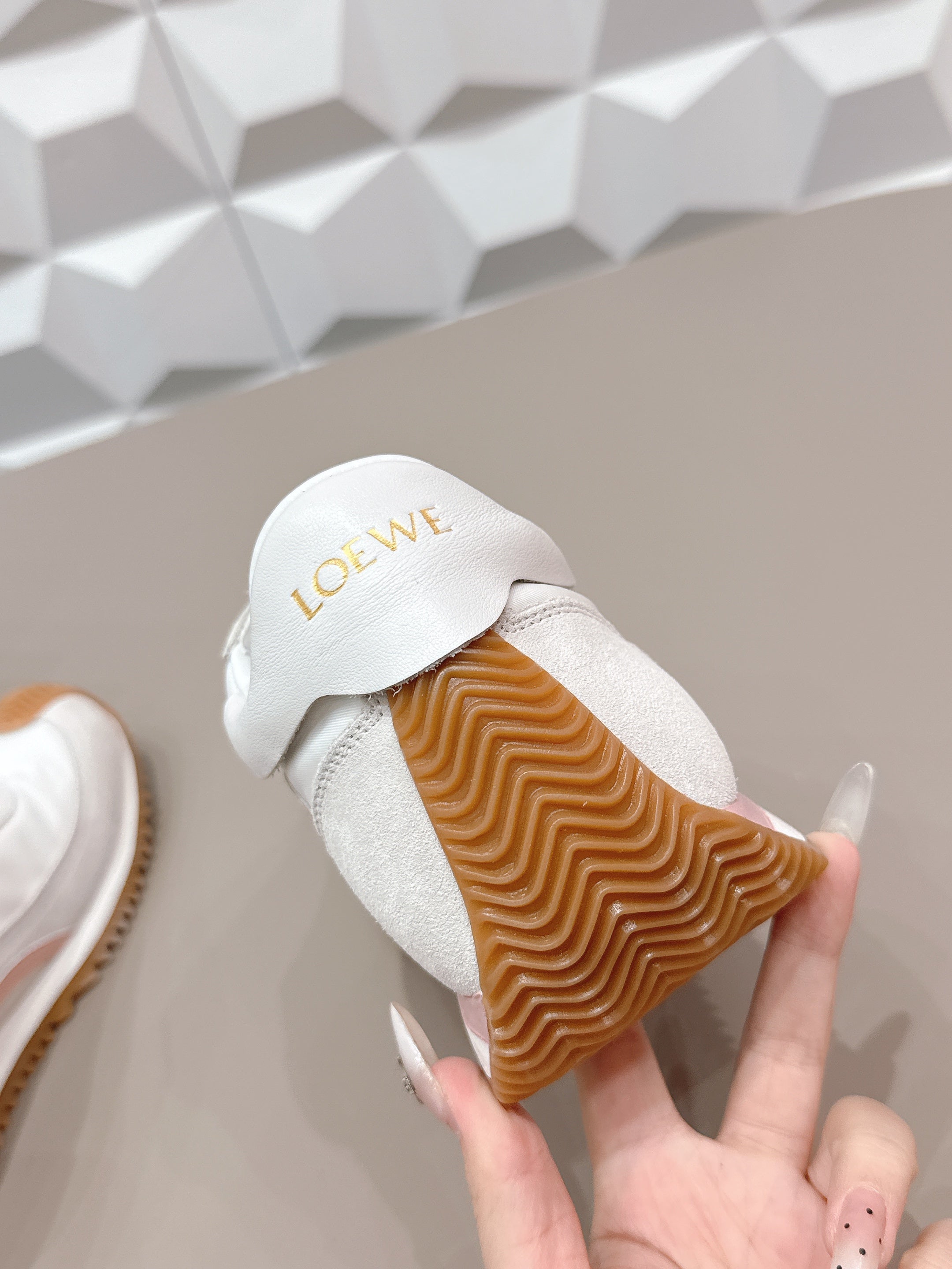 LOEWE 26S FLOW RUNNER SNEAKER IN LIGHT GRAY SUEDE AND WHITE CALFSKIN