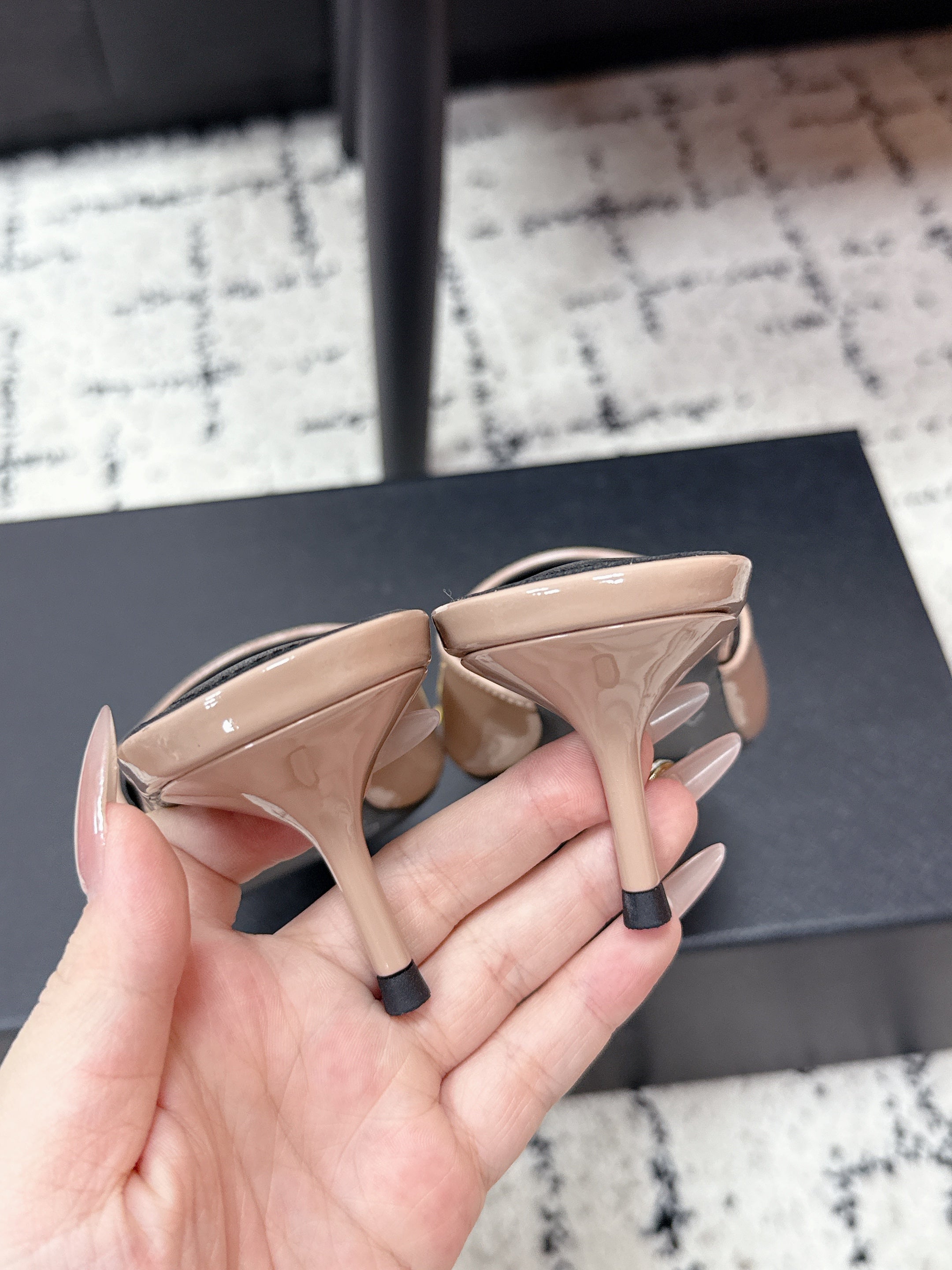 ALAIA 26S HEELED MULES 65 MM IN NUDE PINK GLOSSY CALFSKIN