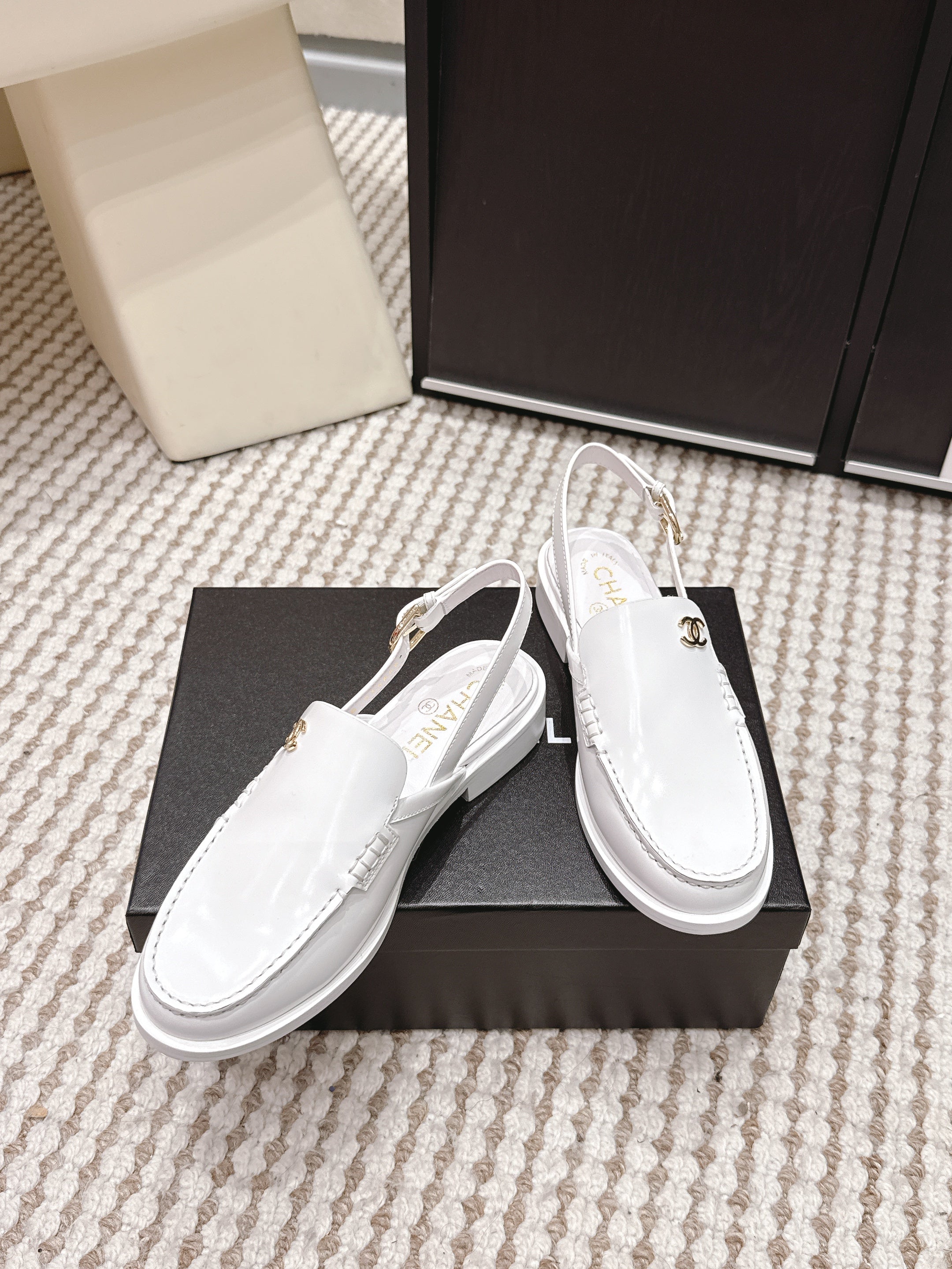 CHANEL 26S SLINGBACK LOAFERS IN WHITE GLOSSY CALFSKIN