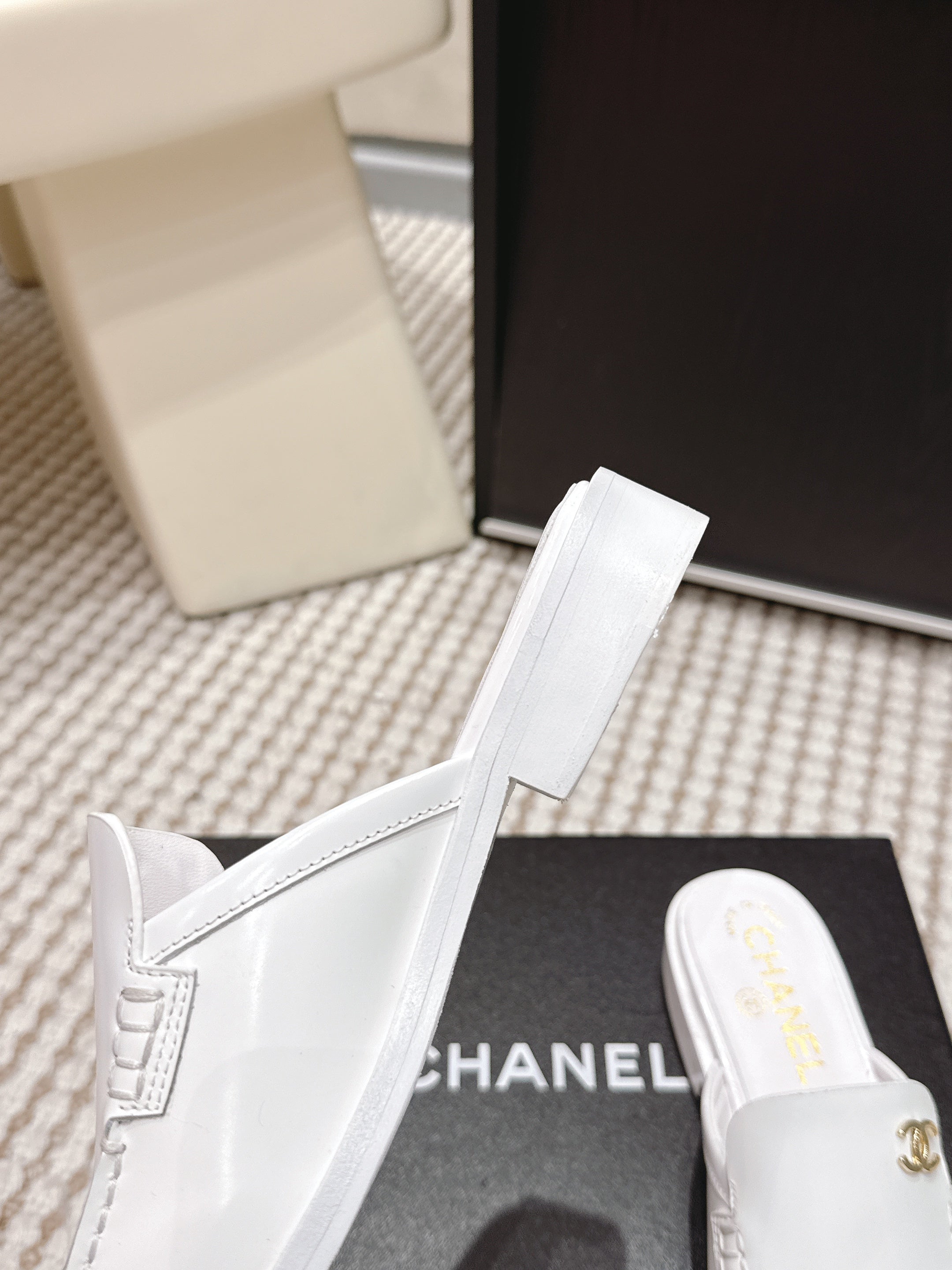 CHANEL 26S LOAFER MULES IN WHITE GLOSSY CALFSKIN