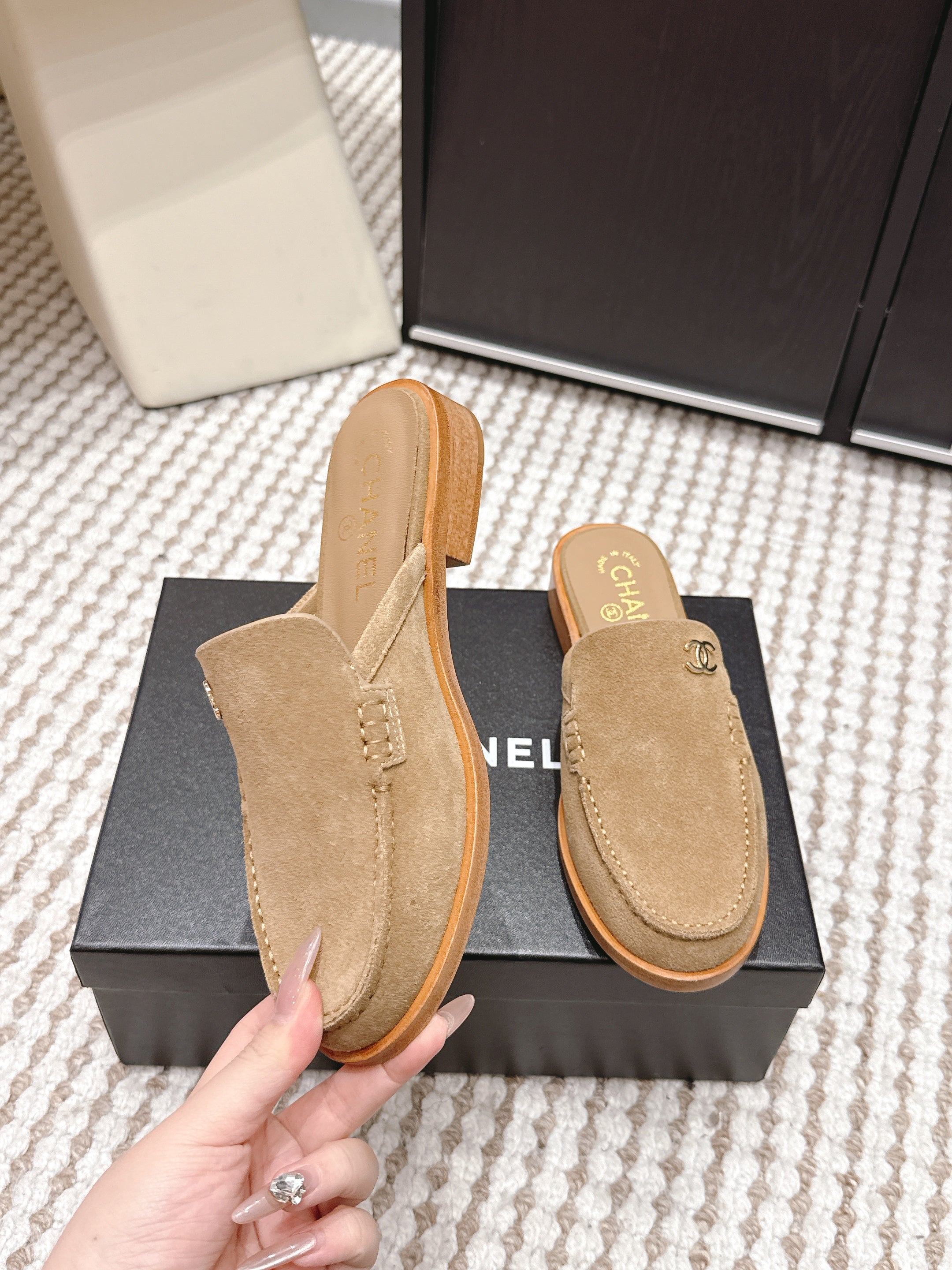 CHANEL 26S LOAFER MULES IN LIGHT BROWN SUEDE