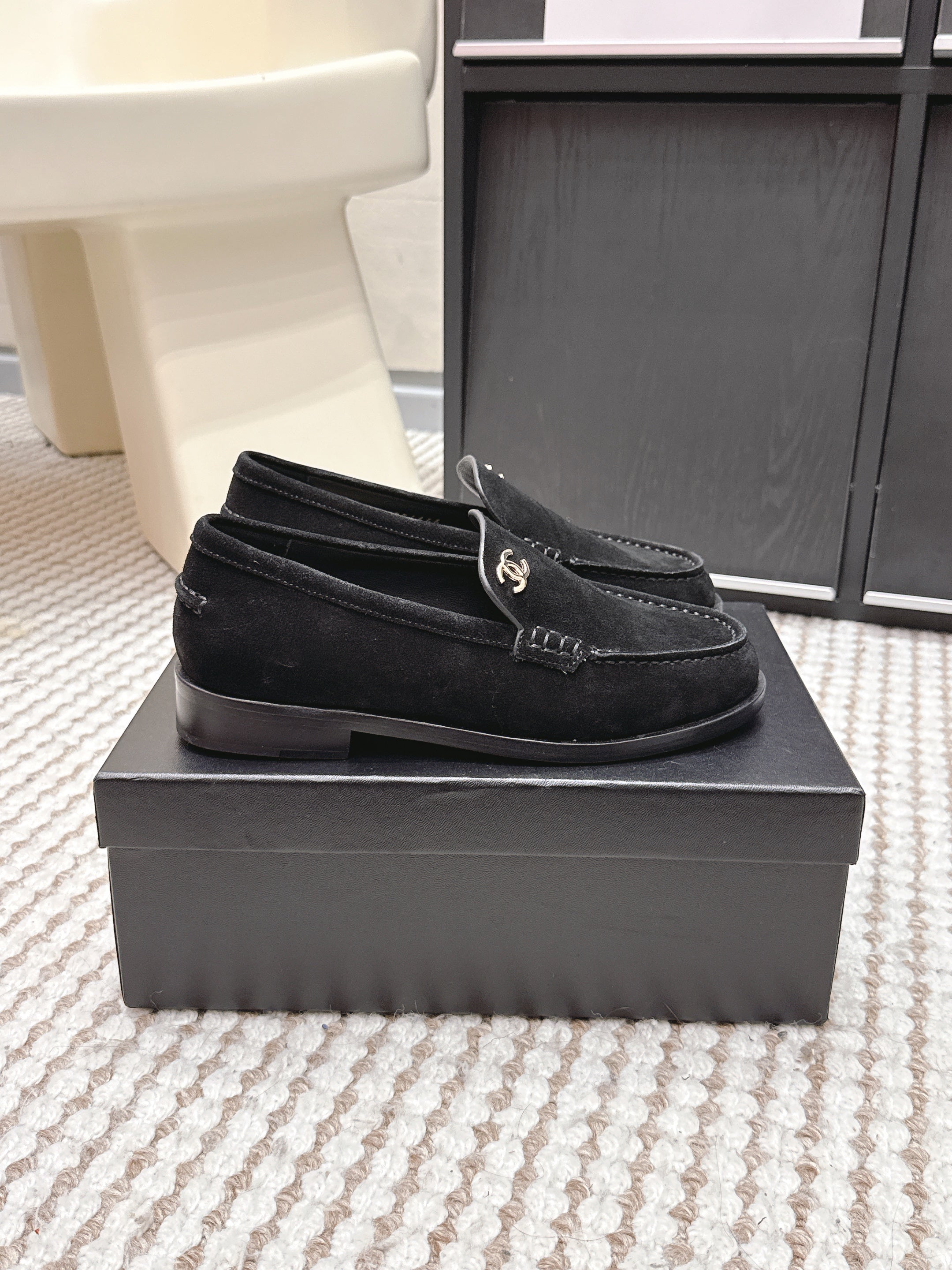 CHANEL 26S LOAFERS IN BLACK SUEDE