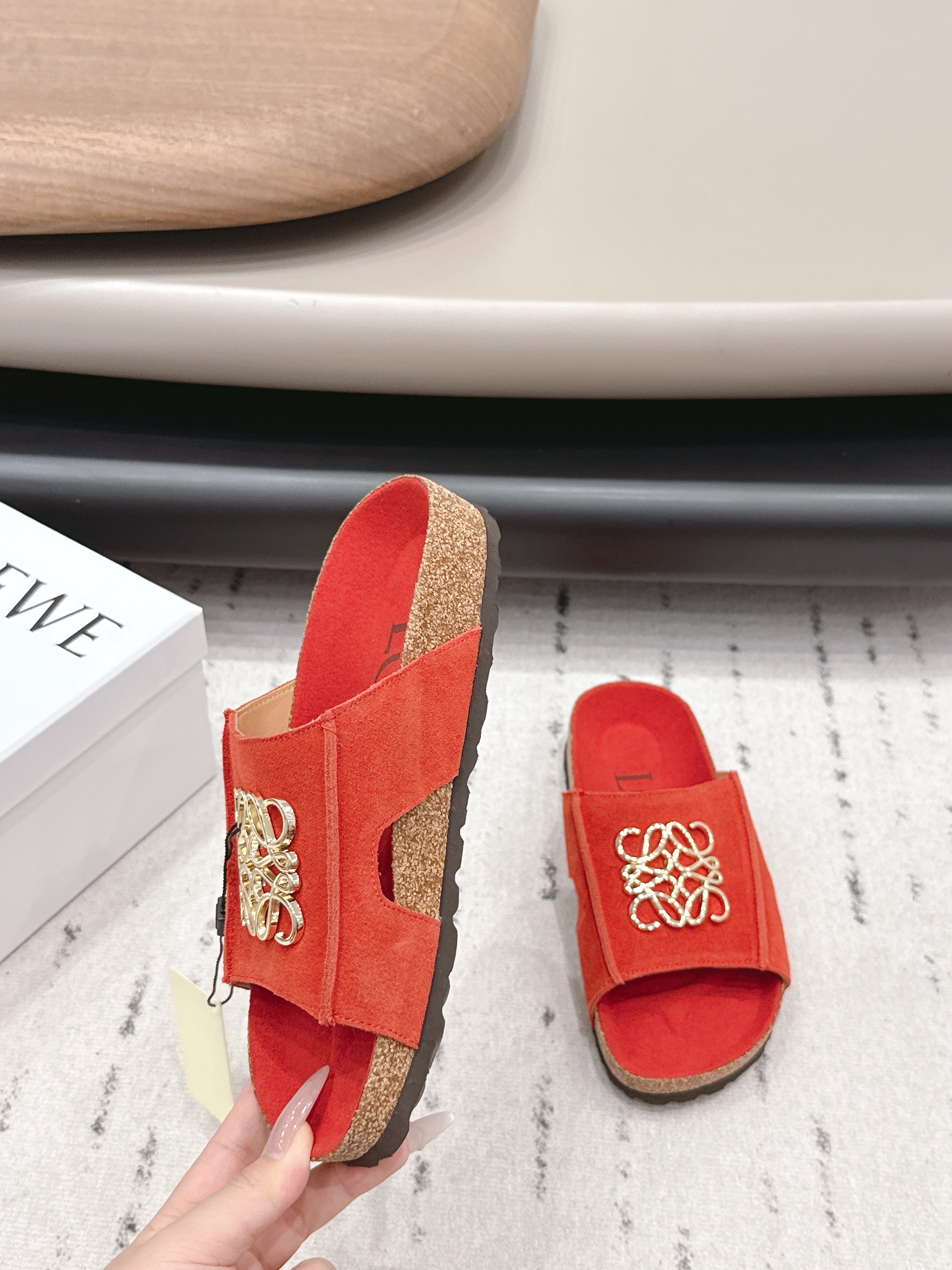 LOEWE 26S FLAT SANDALS IN RED LOGO GOLD HARDWARE