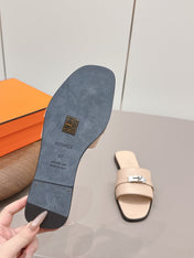 HM 26S GIULIA SANDAL IN NUDE BEIGE CALFSKIN SILVER HARDWARE