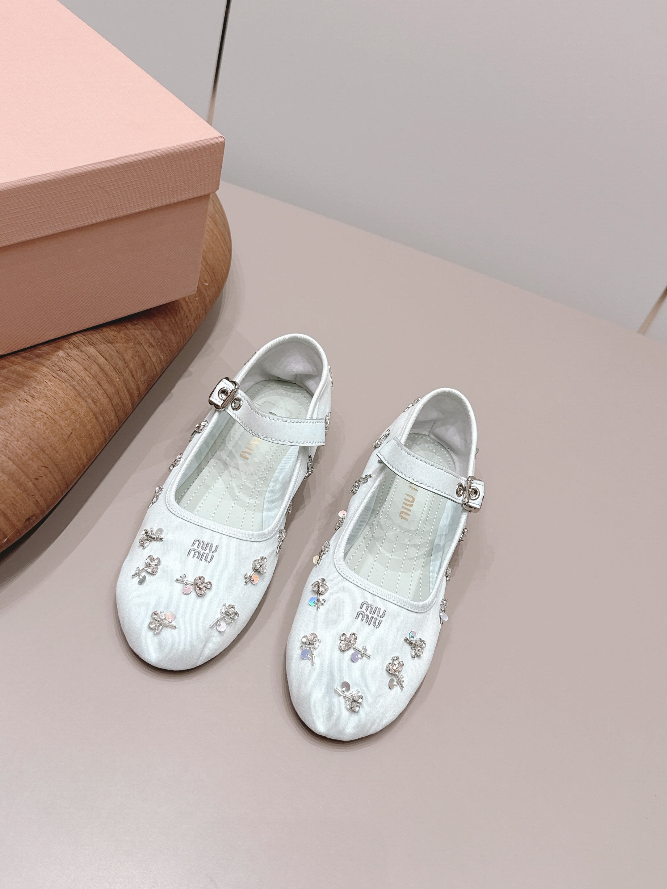 MIUMIU 26S MARY JANE BALLET FLATS IN WHITE FABRIC CRYSTAL EMBELLISHED
