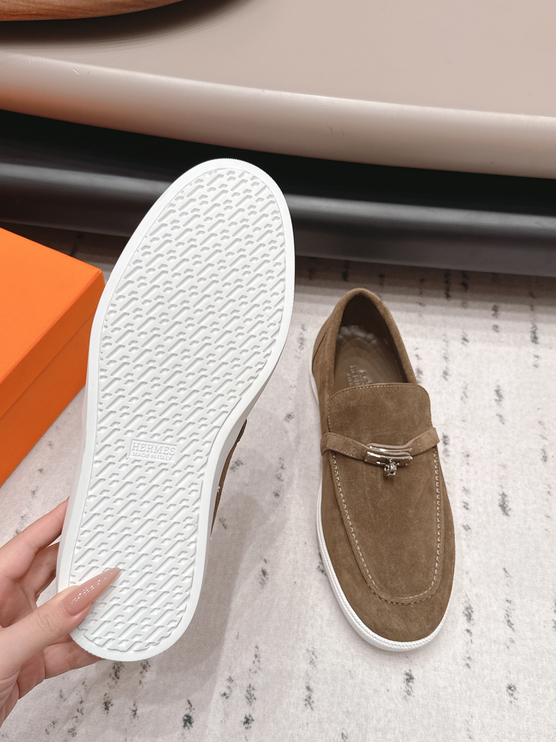 HM 26S KELLY PARIS LOAFERS IN BROWN SUEDE SILVER HARDWARE