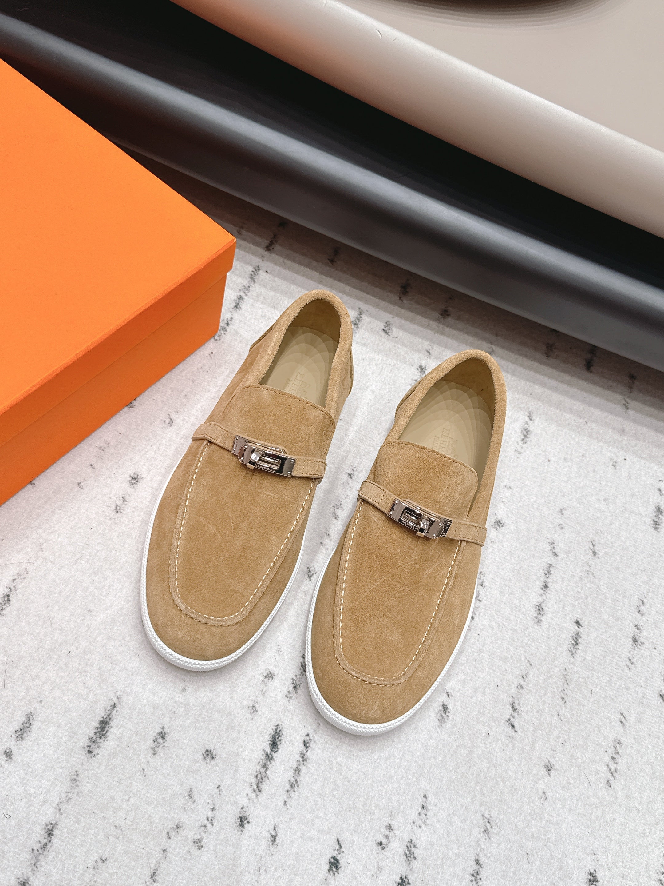 HM 26S KELLY PARIS LOAFERS IN LIGHT BROWN SUEDE SILVER HARDWARE