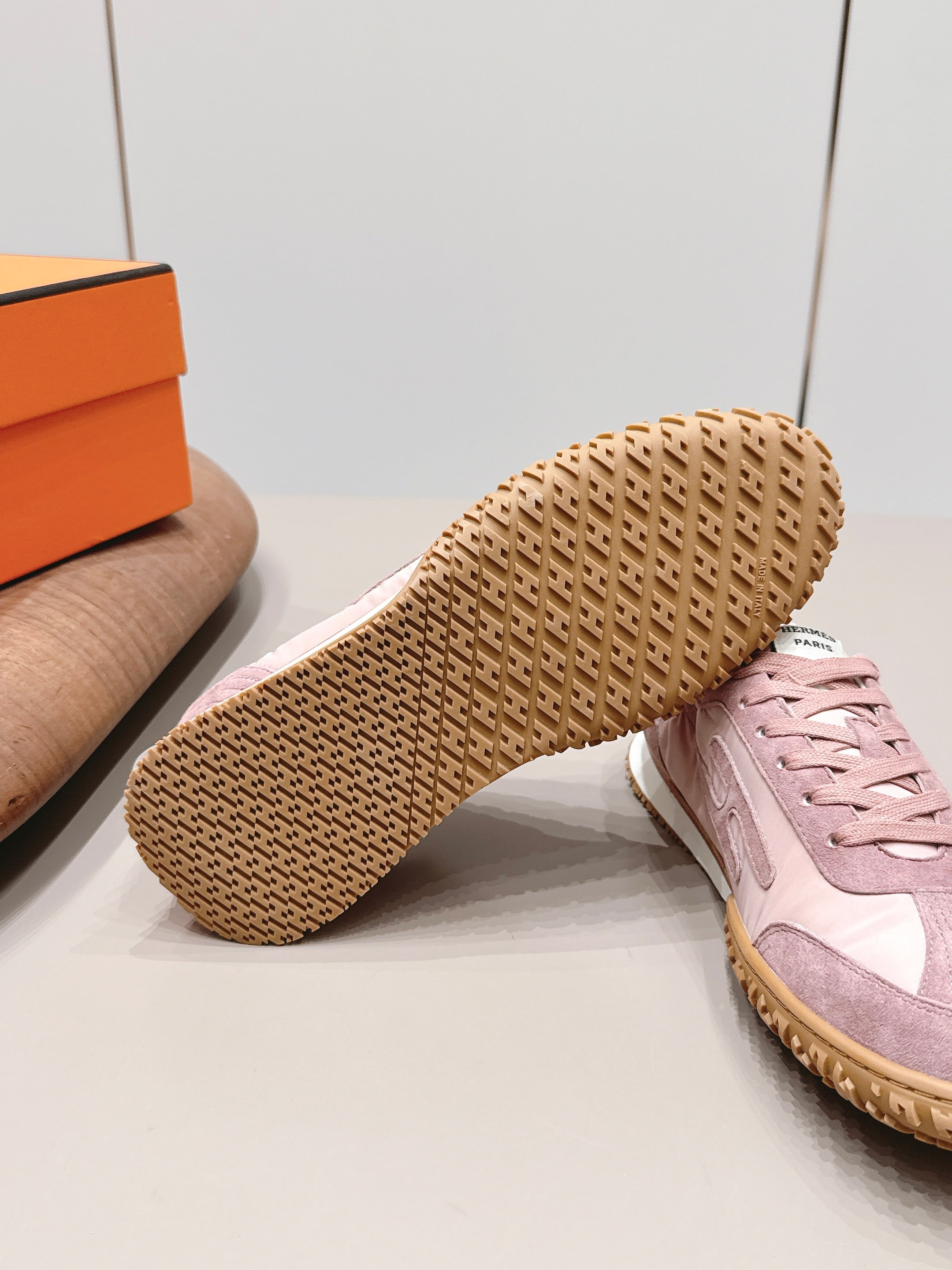 HM 26S BOUNCING SNEAKERS IN PINK NYLON AND SUEDE