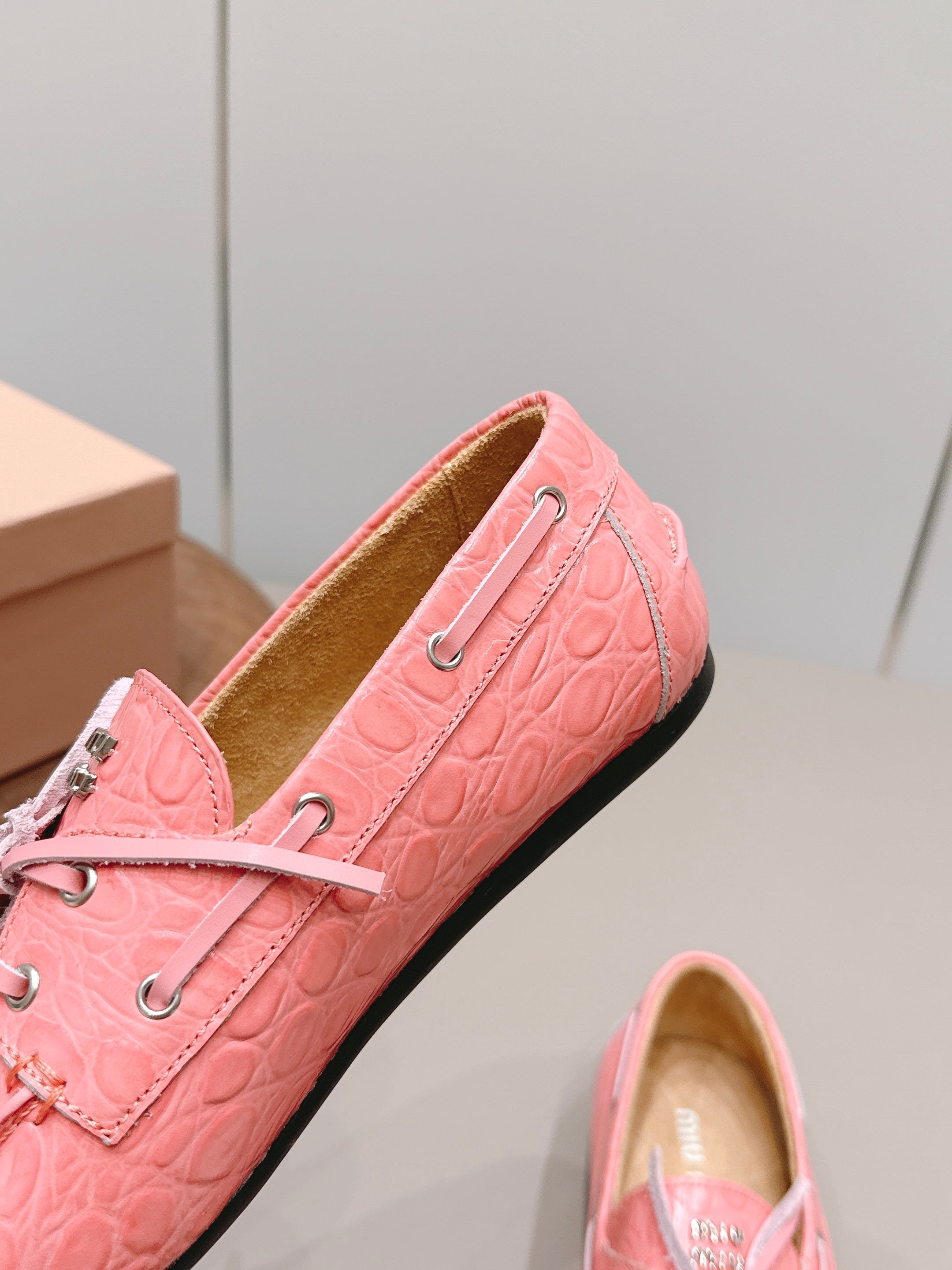 MIUMIU 26S BOAT SHOES IN PINK EMBOSSED CALFSKIN