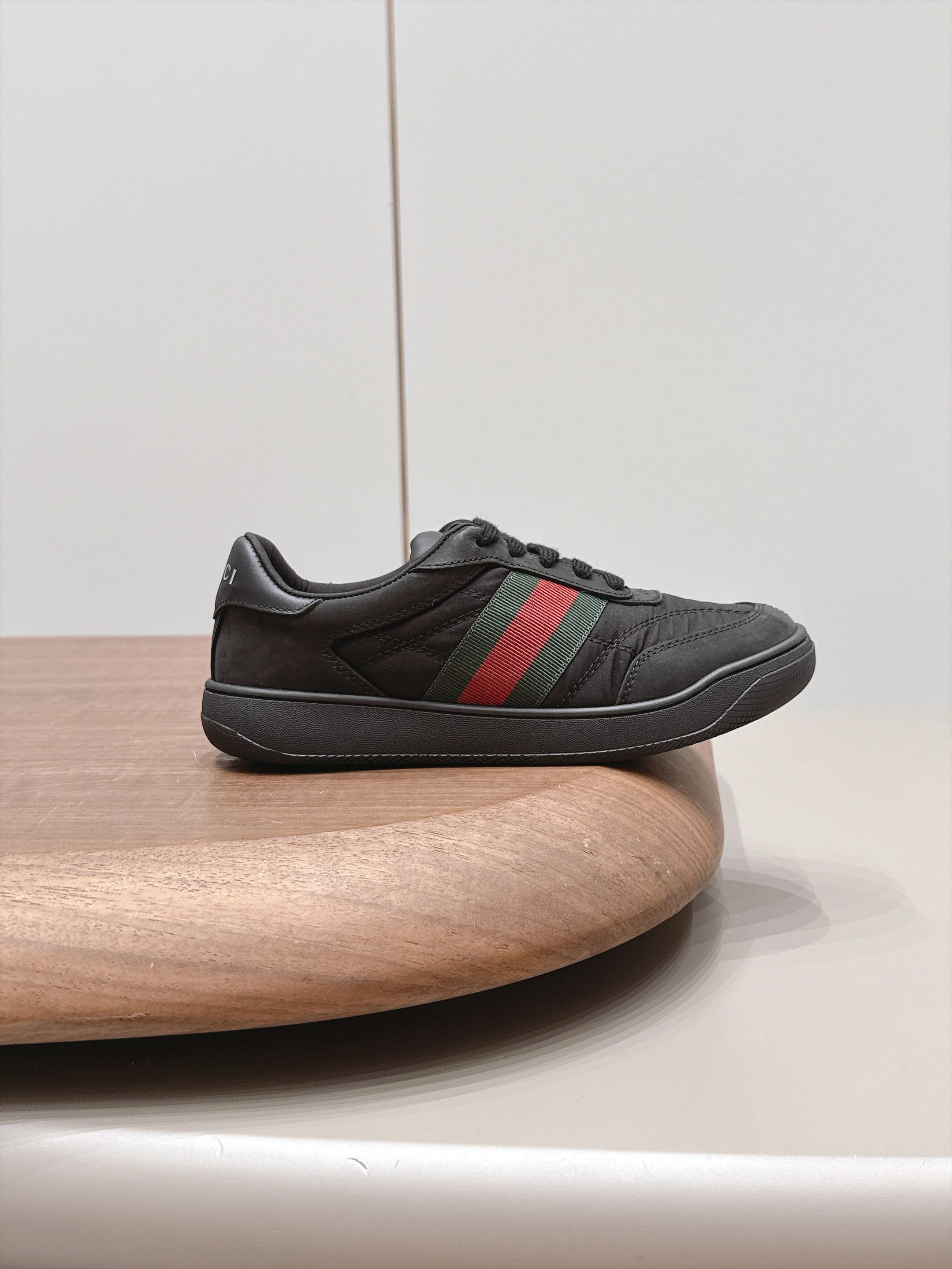 GUCCI 26S SNEAKERS IN BLACK SUEDE AND FABRIC