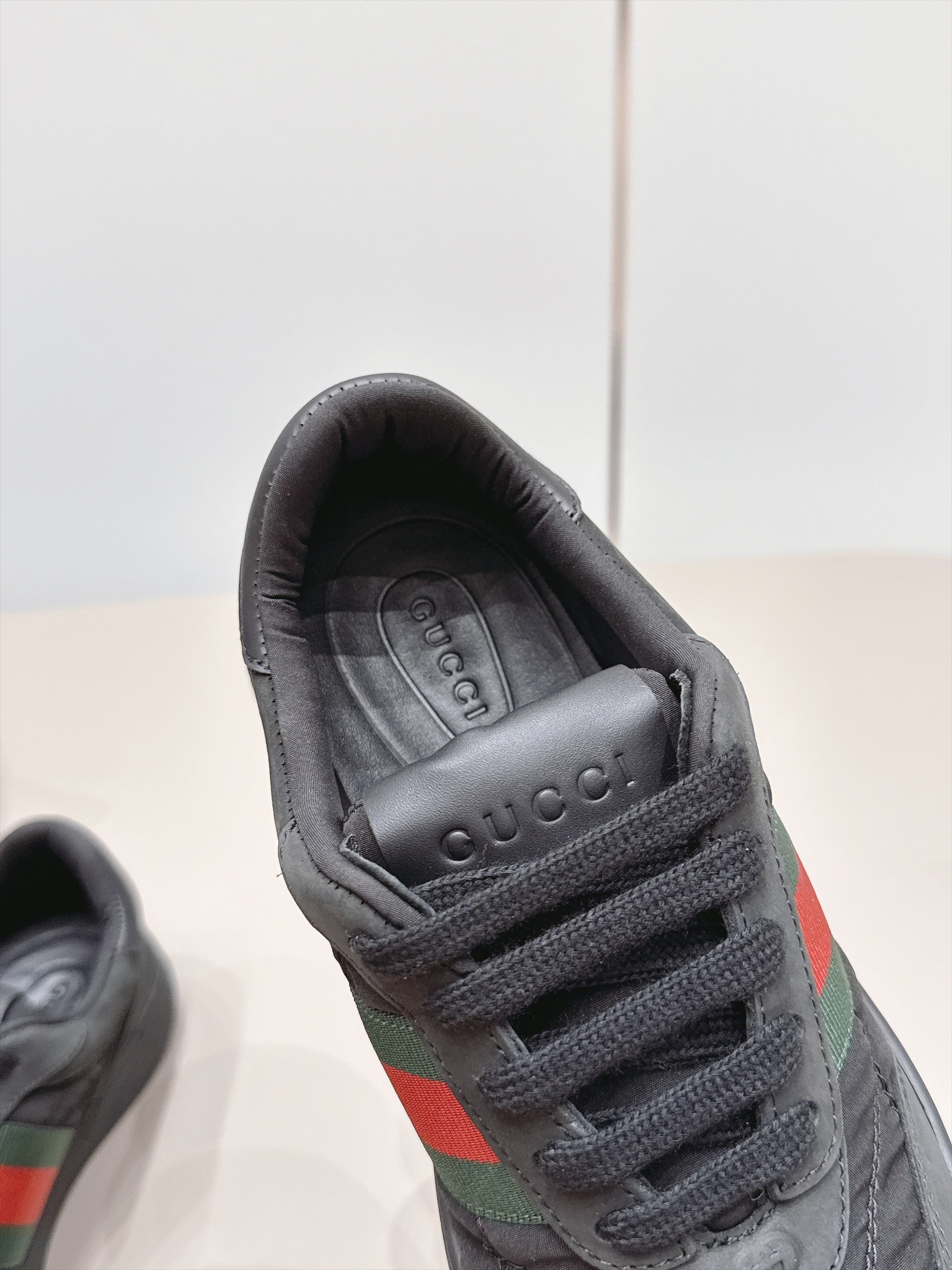 GUCCI 26S SNEAKERS IN BLACK SUEDE AND FABRIC