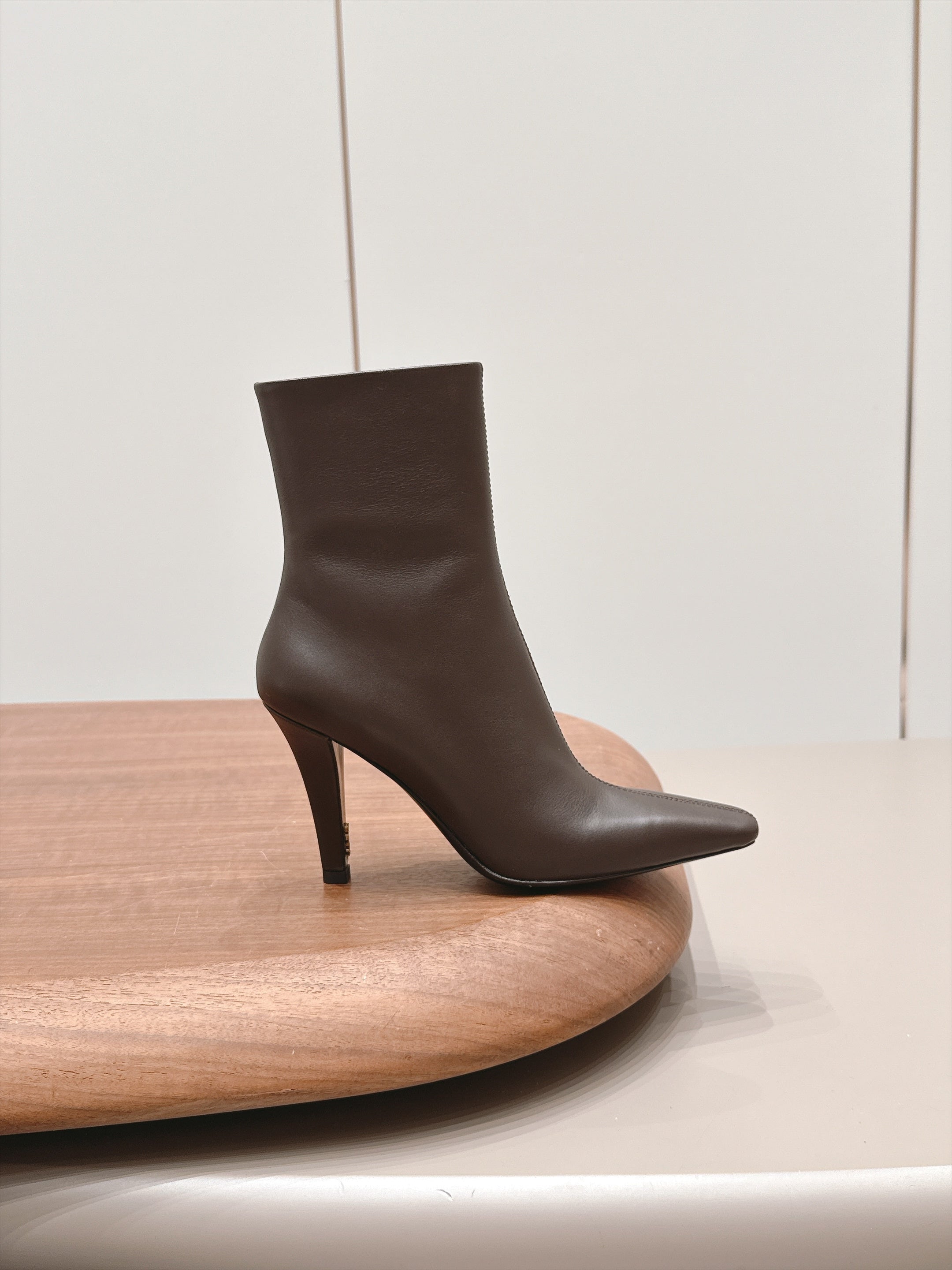 YSL 26S ANKLE BOOTS 80 MM IN TAUPE BROWN CALFSKIN