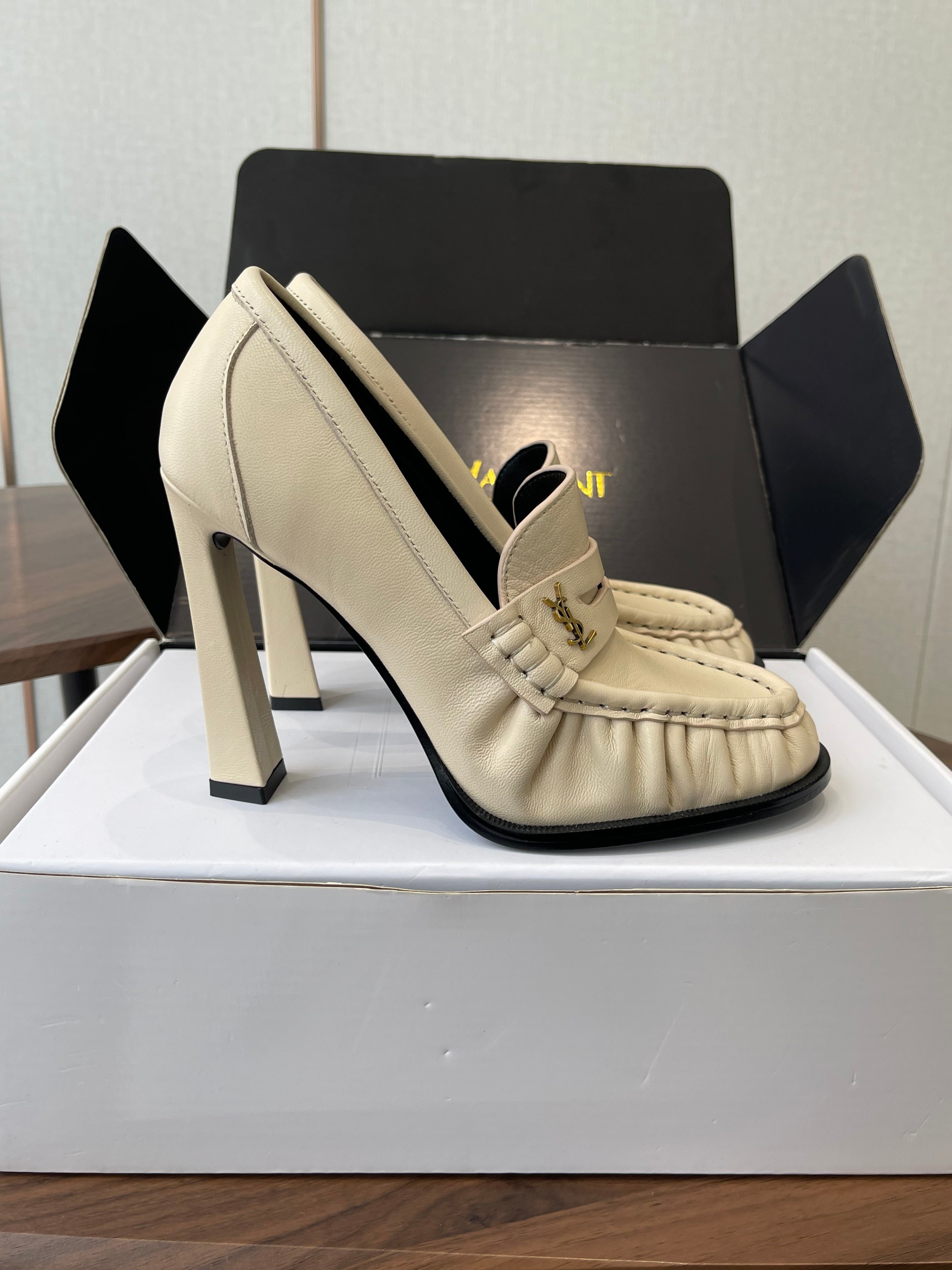 YSL 26S HEELED LOAFERS 100 MM IN SOFT OFF-WHITE CALFSKIN