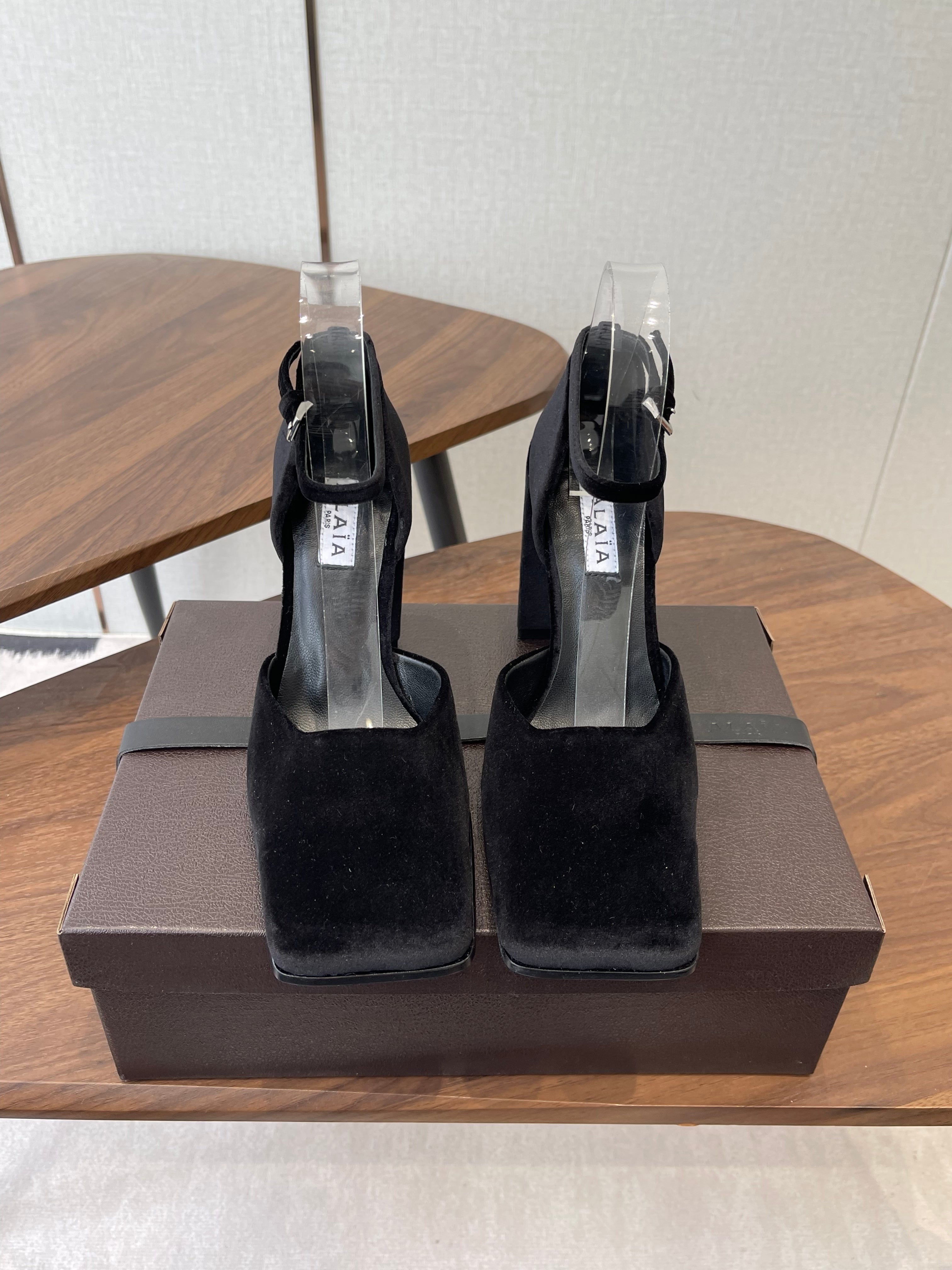 ALAIA 26S SQUARE-TOE HIGH HEELS 95 MM IN BLACK SUEDE
