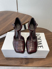 LOEWE 26S ONDA 90MM T-STRAP HIGH-HEEL SHOES IN WINE RED EMBOSSED CROCODILE CALFSKIN