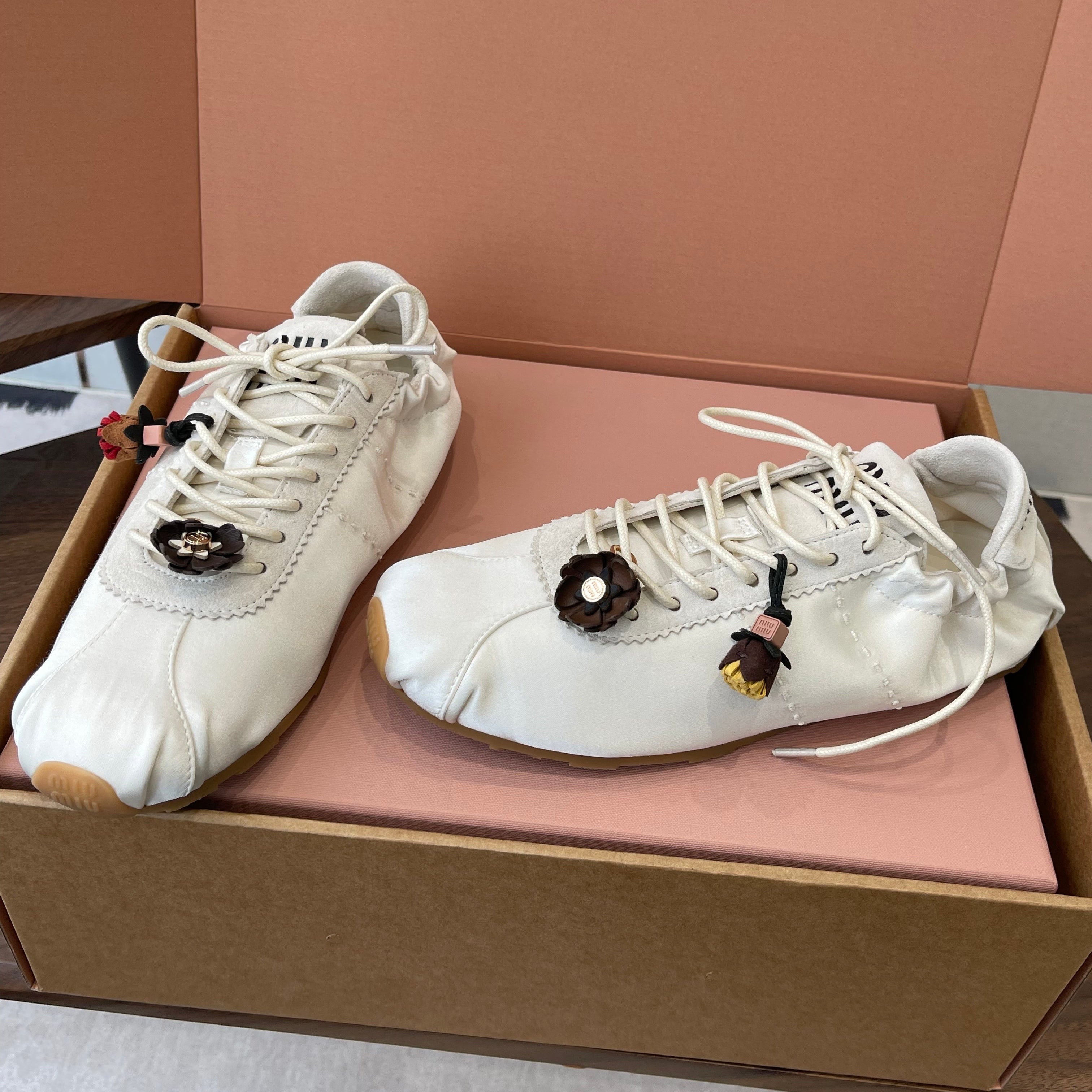 MIUMIU 26S SNEAKERS IN IVORY WHITE PLUME SATIN