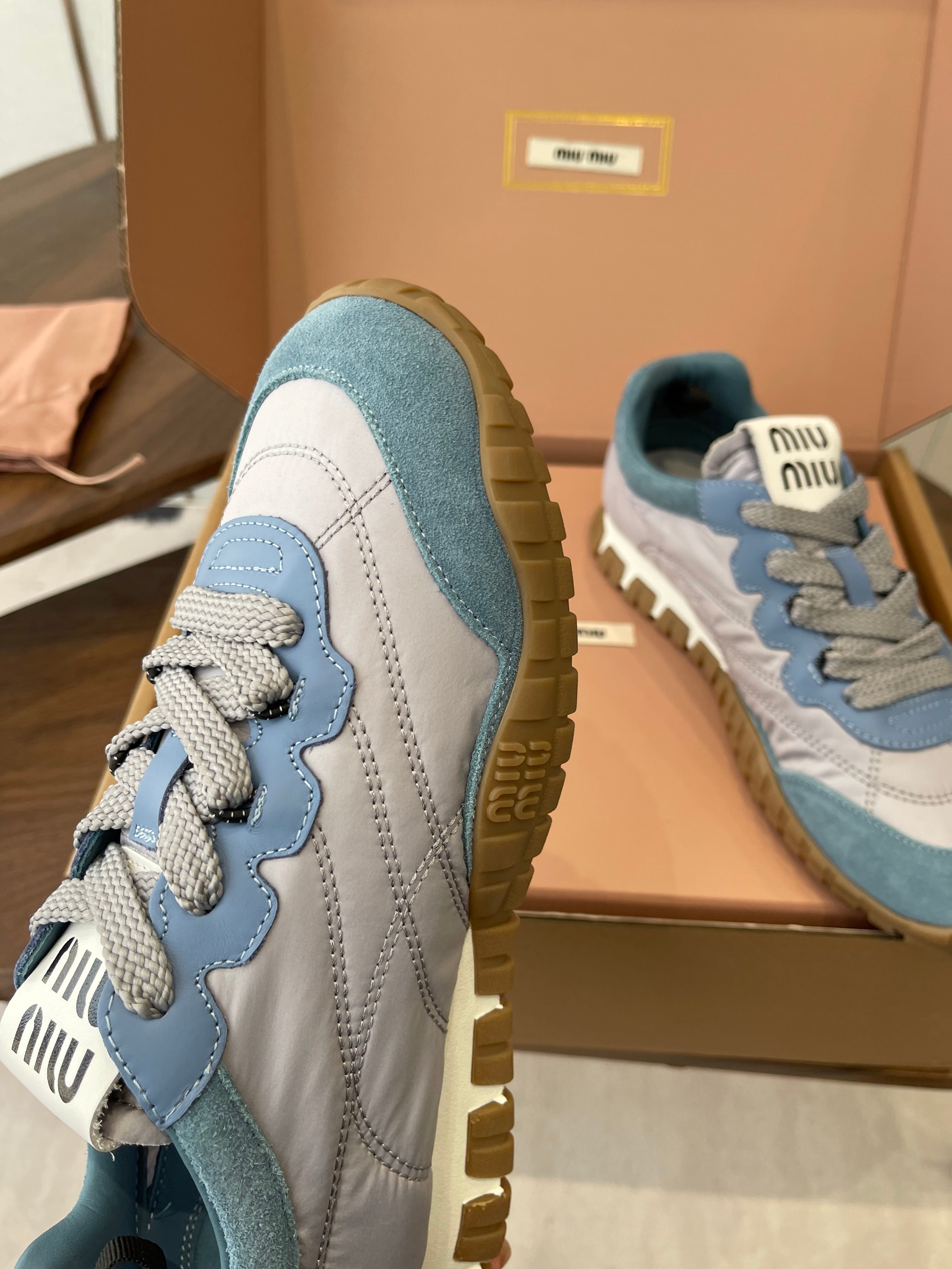 MIUMIU 26S SNEAKERS IN LIGHT GRAY AND BLUE FABRIC AND SUEDE