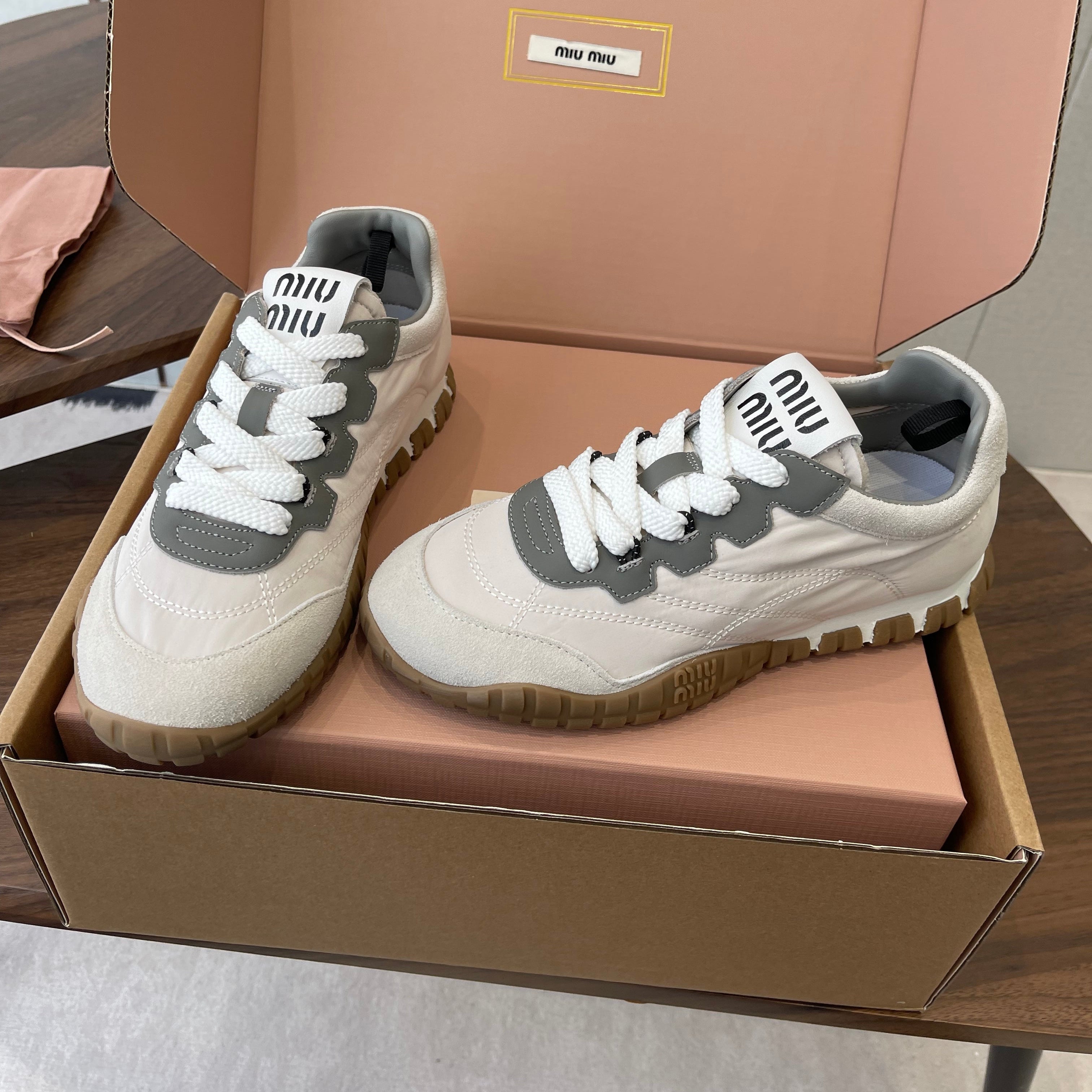 MIUMIU 26S SNEAKERS IN WHITE AND GRAY FABRIC AND SUEDE