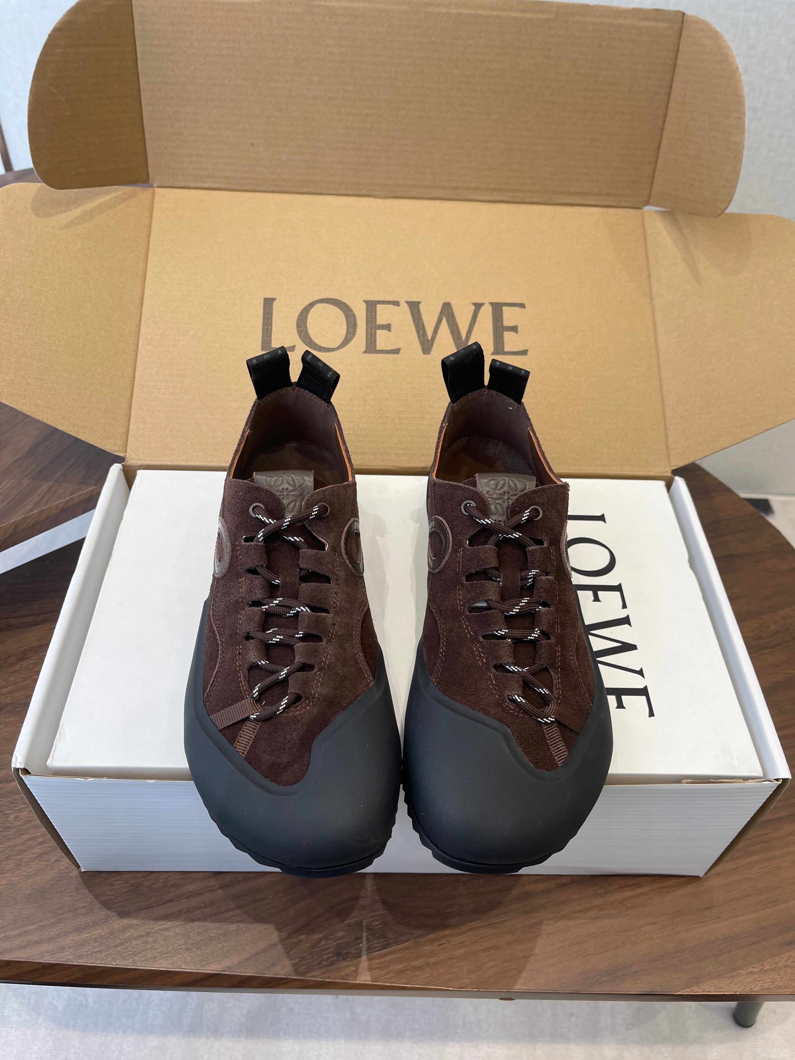 LOEWE 26S FLOW RUNNER SNEAKER 20MM IN DARK BROWN SUEDE