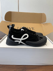 LOEWE 26S FLOW RUNNER SNEAKER 20MM IN BLACK SUEDE