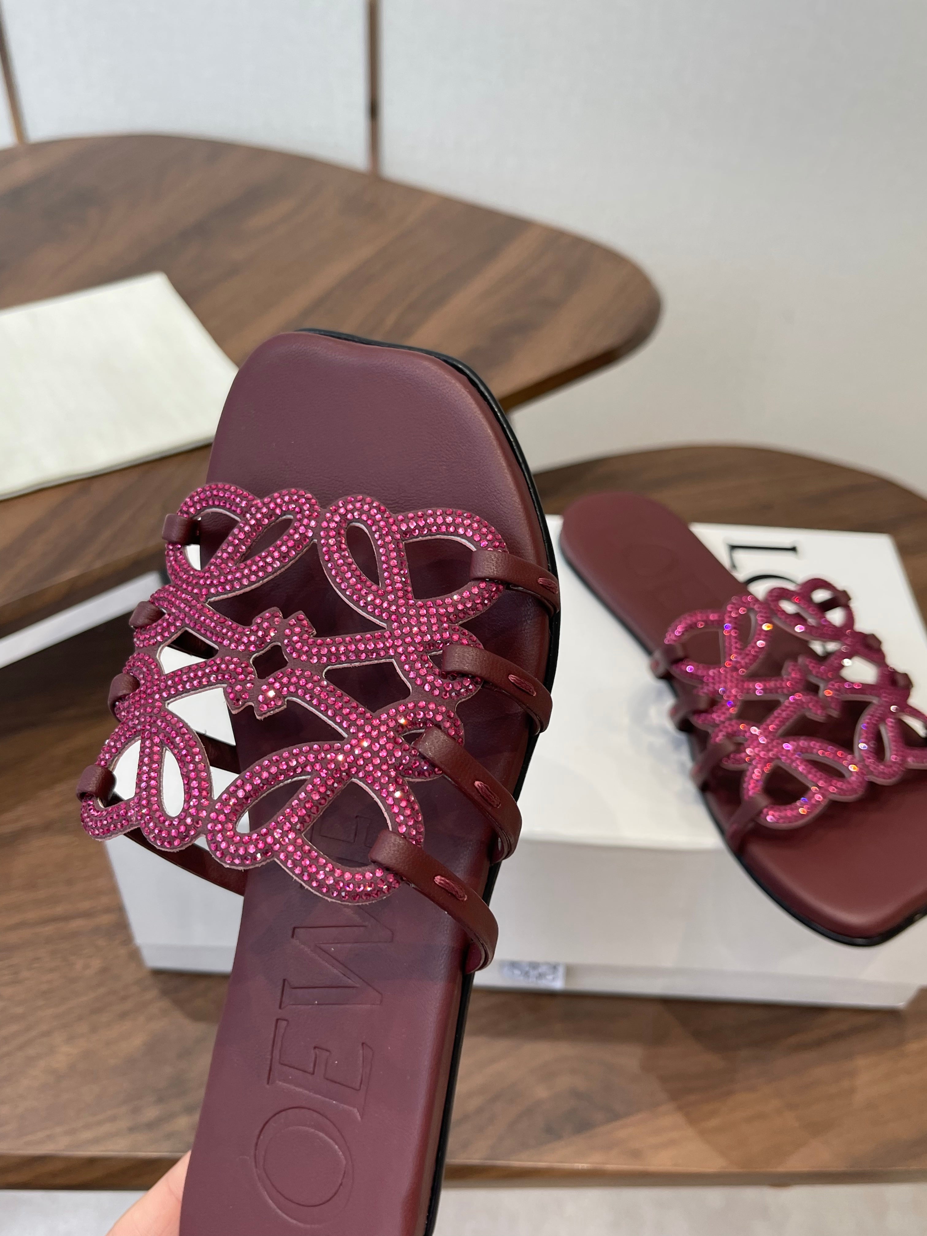 LOEWE 26S FLAT SANDALS IN WINE RED CALFSKIN WITH CRYSTALS