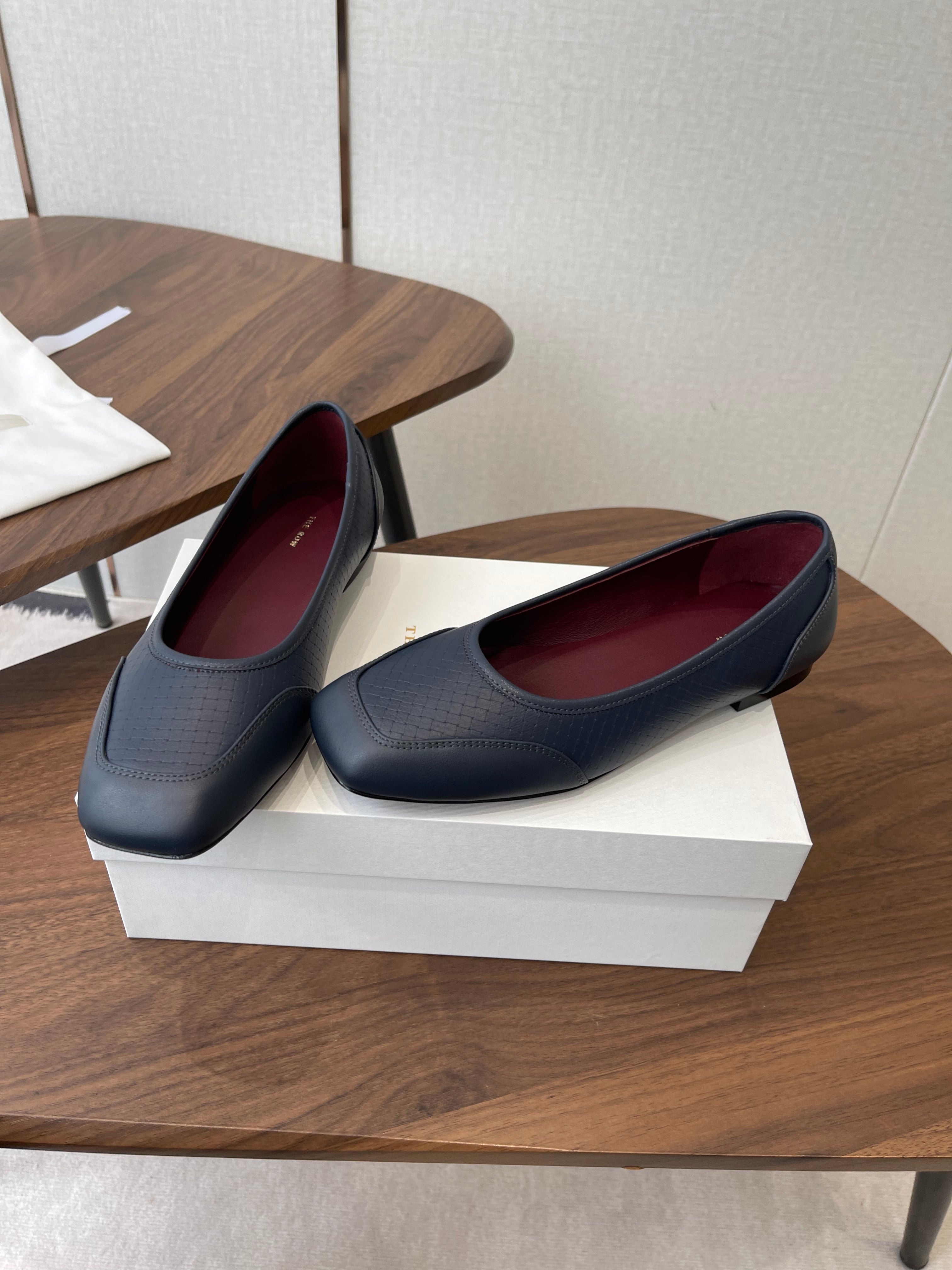 THE ROW 26S SQUARE TOE  BALLET FLATS IN BLUE BLACK CALFSKIN