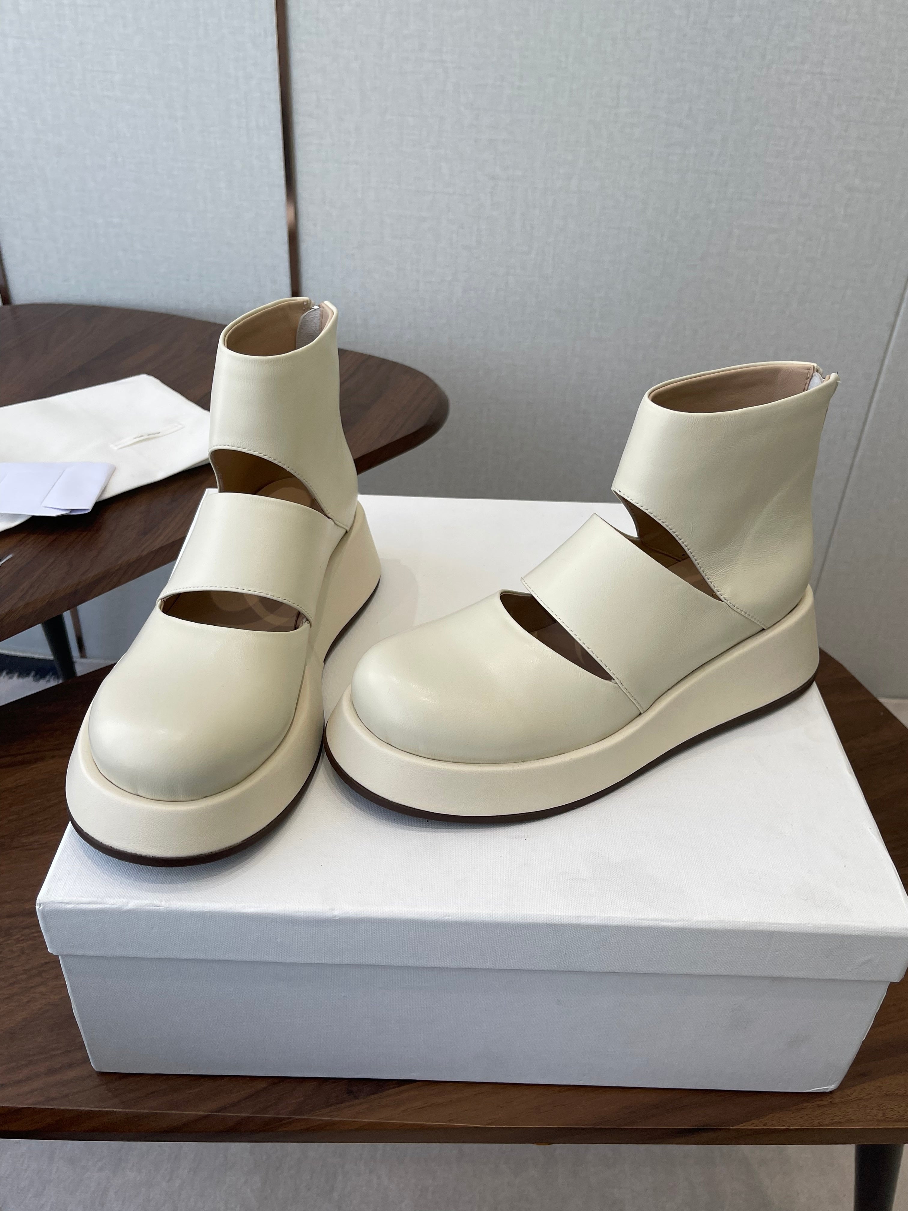 THE ROW 26S PLATFORM MARY JANE IN CREAM WHITE CALFSKIN