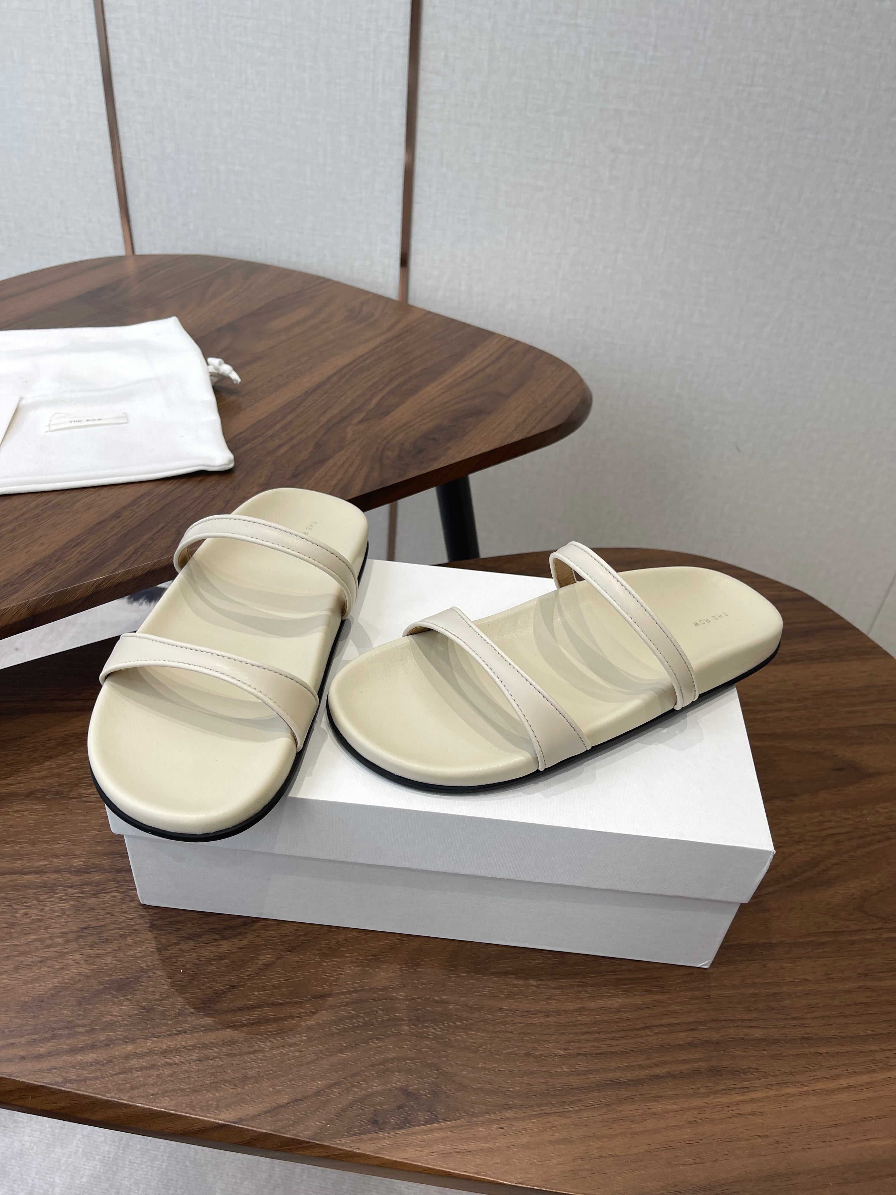 THE ROW 26S DOUBLE STRAP FLAT SANDALS IN IVORY WHITE CALFSKIN