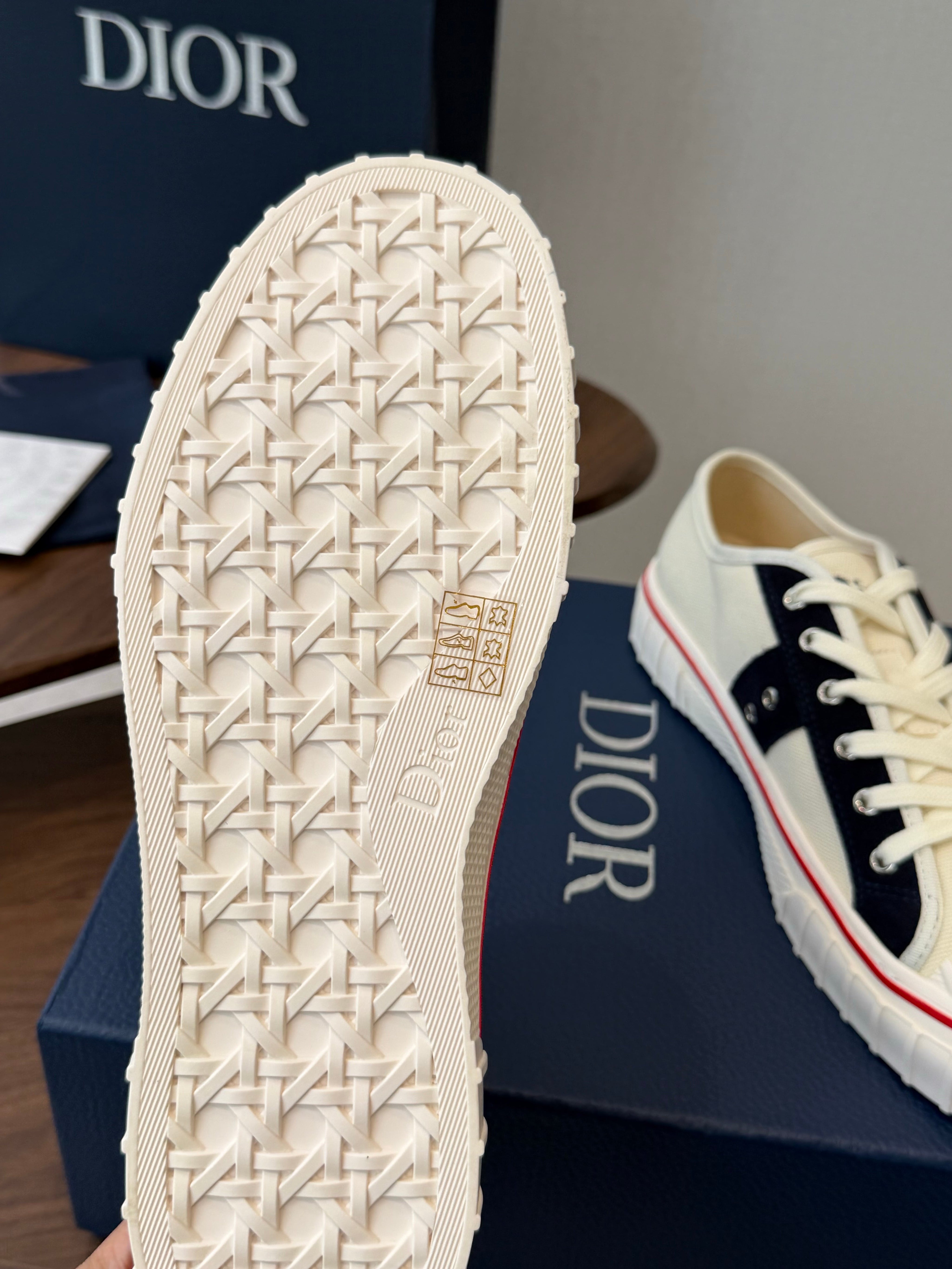 DIOR 26S LOW-TOP SNEAKERS 30MM IN IVORY WHITE AND NAVY BLUE CANVAS